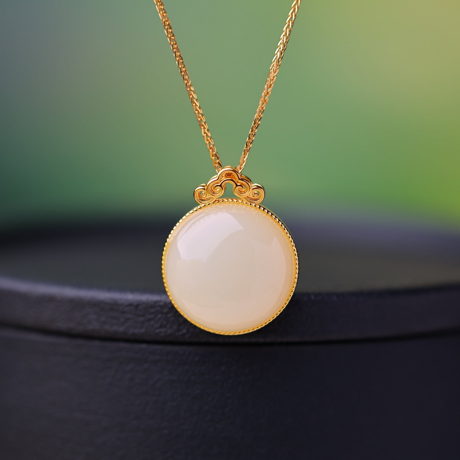 An Exquisite Sterling Silver-Gold Plated Inlaid White Jade Pendant: An Exquisite Sterling Silver-Gold Plated Inlaid White Jade Pendant,Size:16mmx16mm 纯银镀金镶白玉吊坠