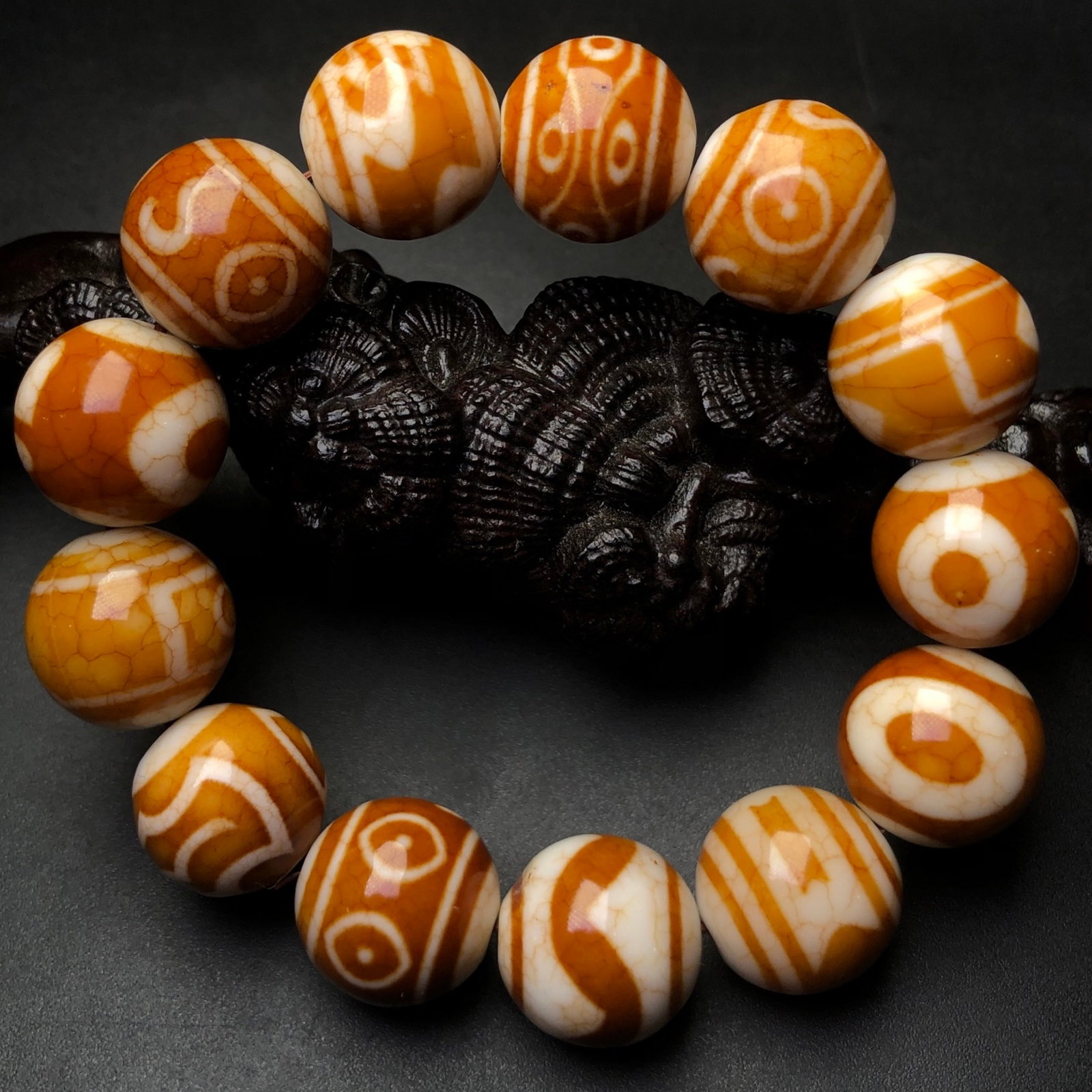 An Exquisite Dzi Bead Bracelets - 3