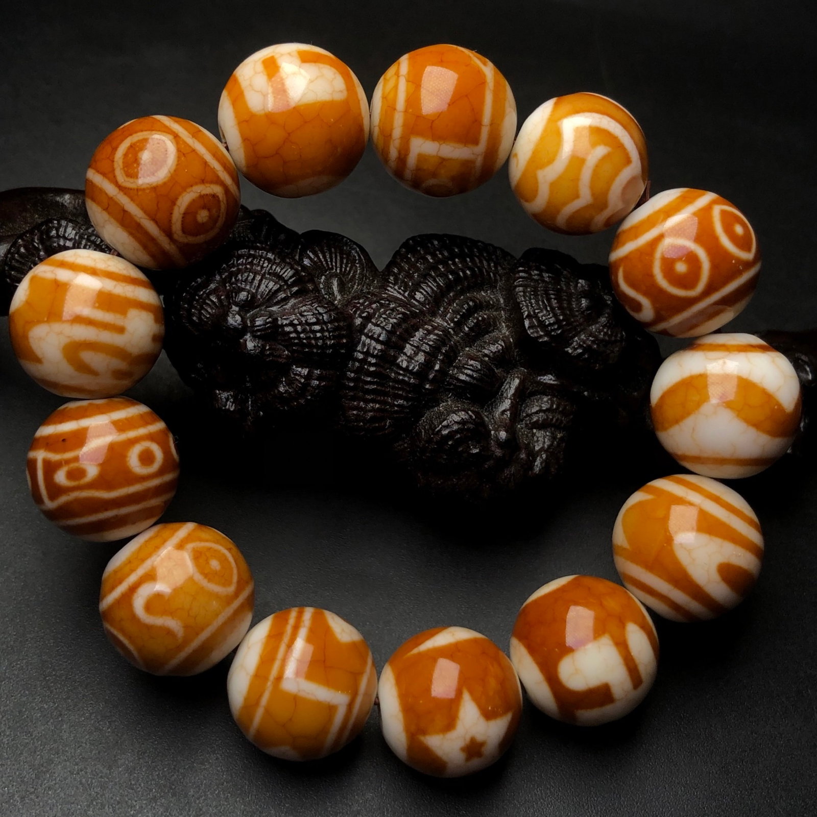 An Exquisite Dzi Bead Bracelets - 4