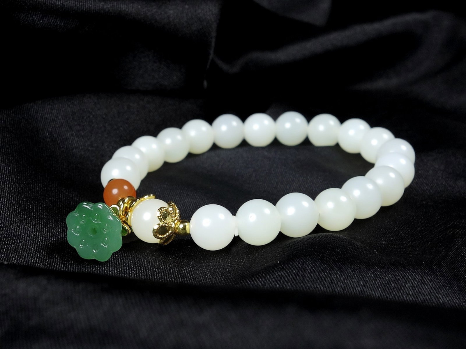 An Exquisite White Jade Bracelets (1 of 4)