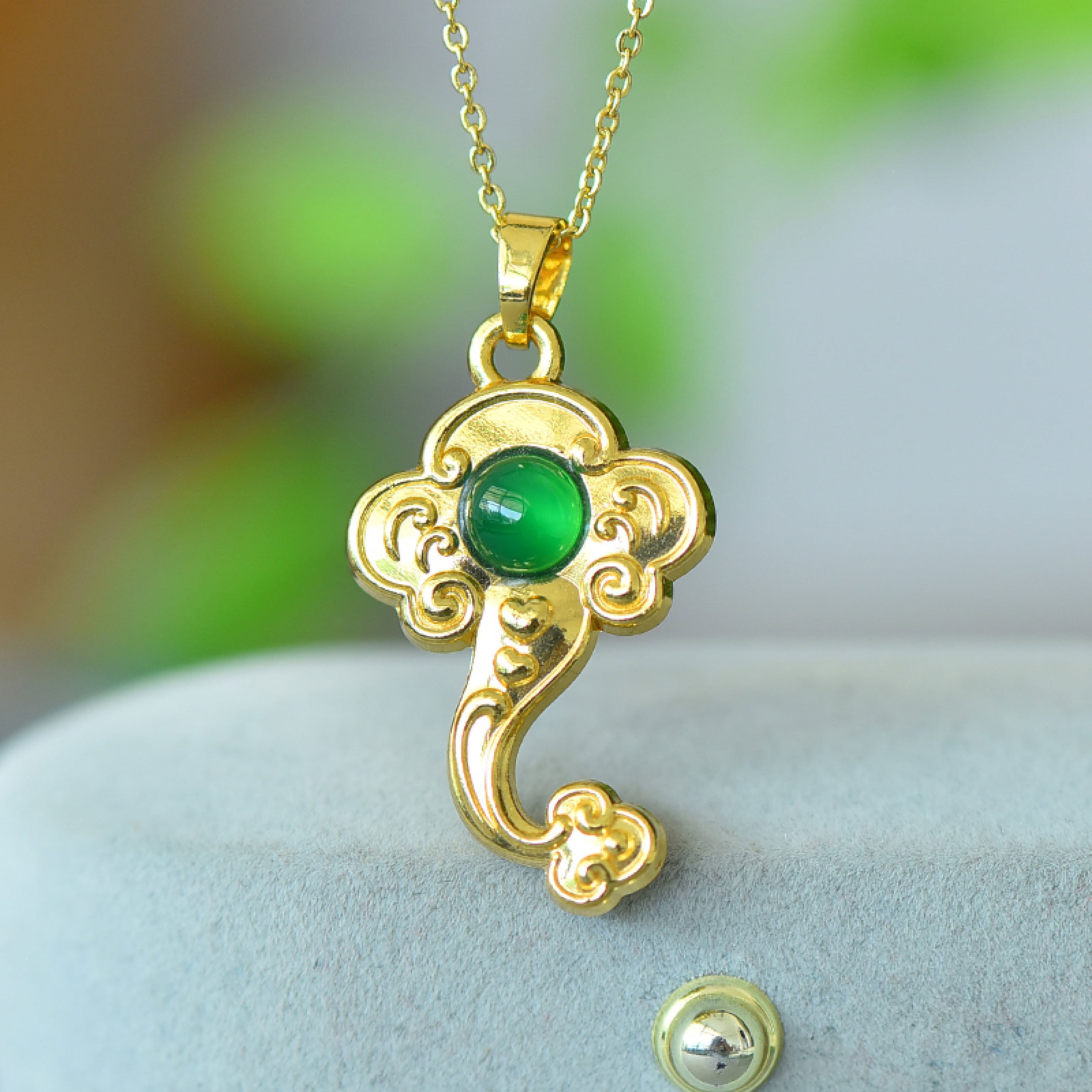 An Exquisite Pendant: An Exquisite Pendant,Size:6mmx6mm 吊坠