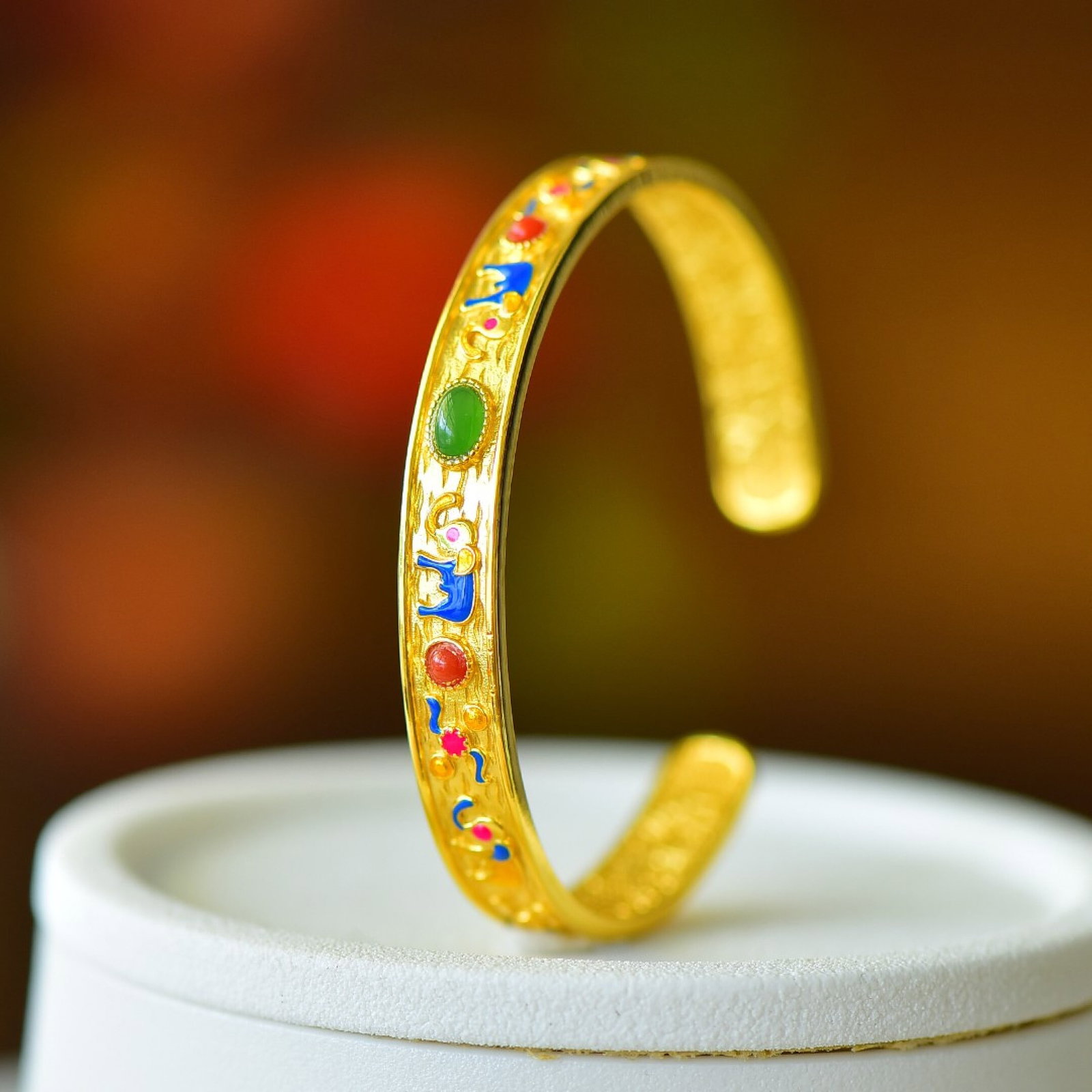 An Exquisite Sterling Silver-Gold Plated Inlaid Jasper Bracelet: An Exquisite Sterling Silver-Gold Plated Inlaid Jasper Bracelet 纯银镀金镶碧玉手镯