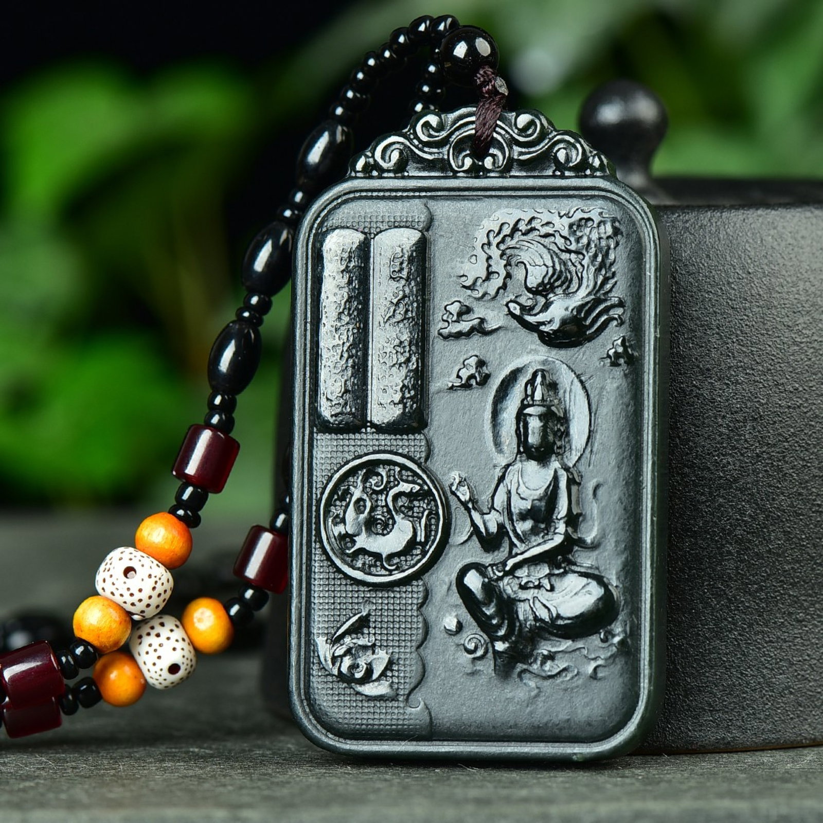 An Exquisite Sapphire Avalokitesvara, Dragon and Phoenix Pattern Pendant: An Exquisite Sapphire Avalokitesvara, Dragon and Phoenix Pattern Pendant,Size:39mmx63mm (寓意)寓意吉祥 玉脂温润 青玉观&