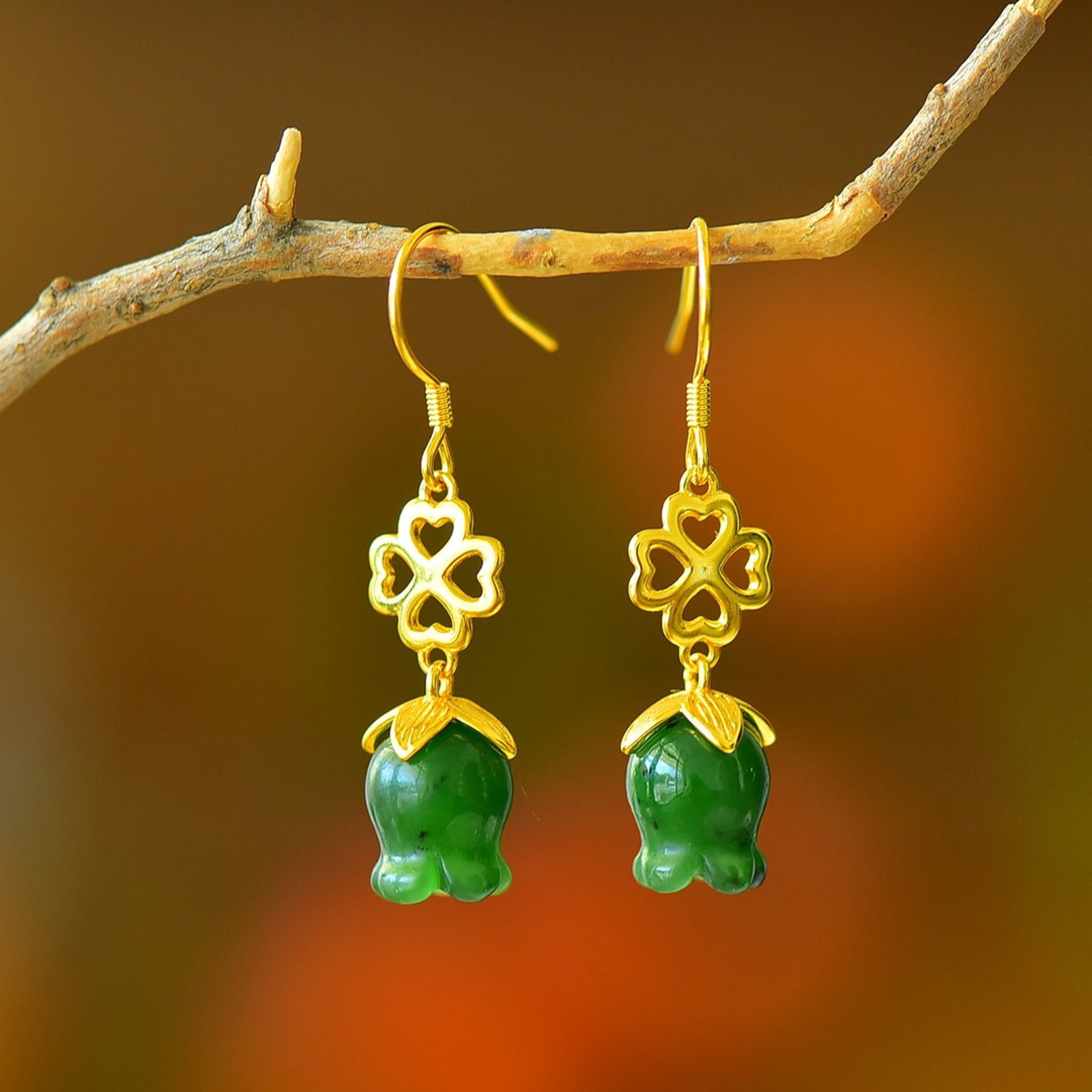 A Pair of Exquisite Sterling Silver-Gold Plated Inlaid Jasper Earrings: A Pair of Exquisite Sterling Silver-Gold Plated Inlaid Jasper Earrings,Size:9mmx11mm 一对纯银镀金镶碧玉耳环
