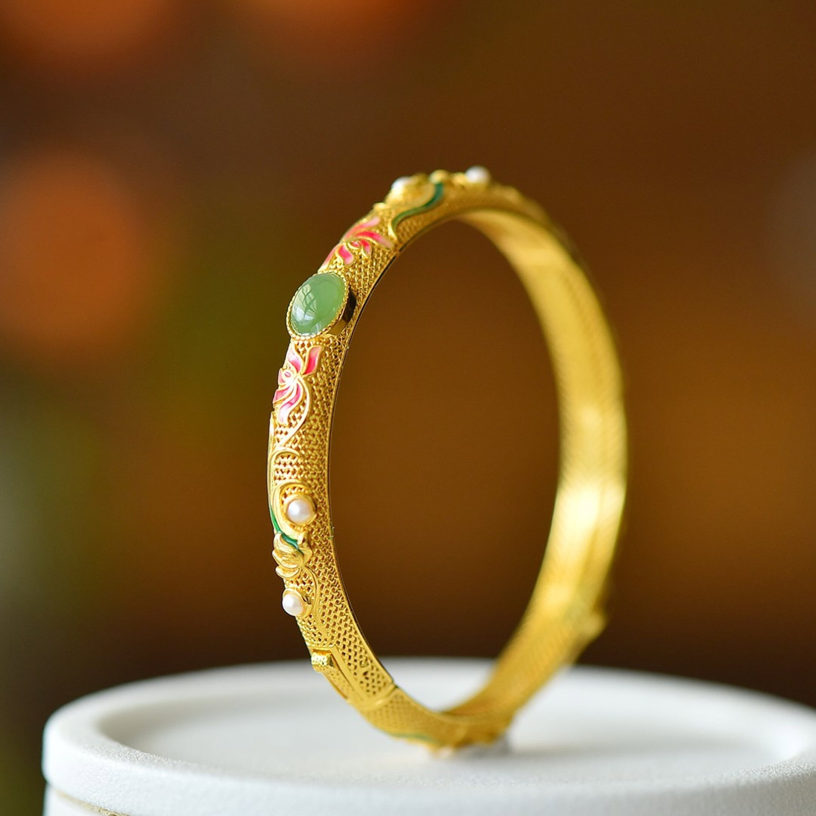 An Exquisite Sterling Silver-Gold Plated Inlaid Jasper Enamel Bracelet: An Exquisite Sterling Silver-Gold Plated Inlaid Jasper Enamel Bracelet,Size:6mmx8mm 纯银镀金镶碧玉珐琅手镯