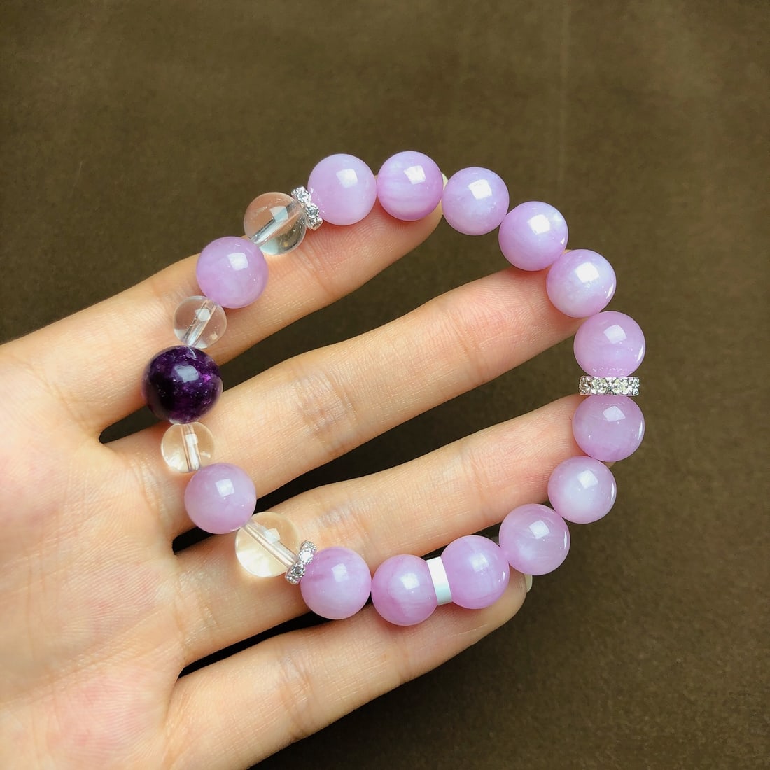 An Exquisite Kunzite Bracelets: An Exquisite Kunzite Bracelets,Size:10mm,11.2mm,Weight:30.6g 紫锂辉手串