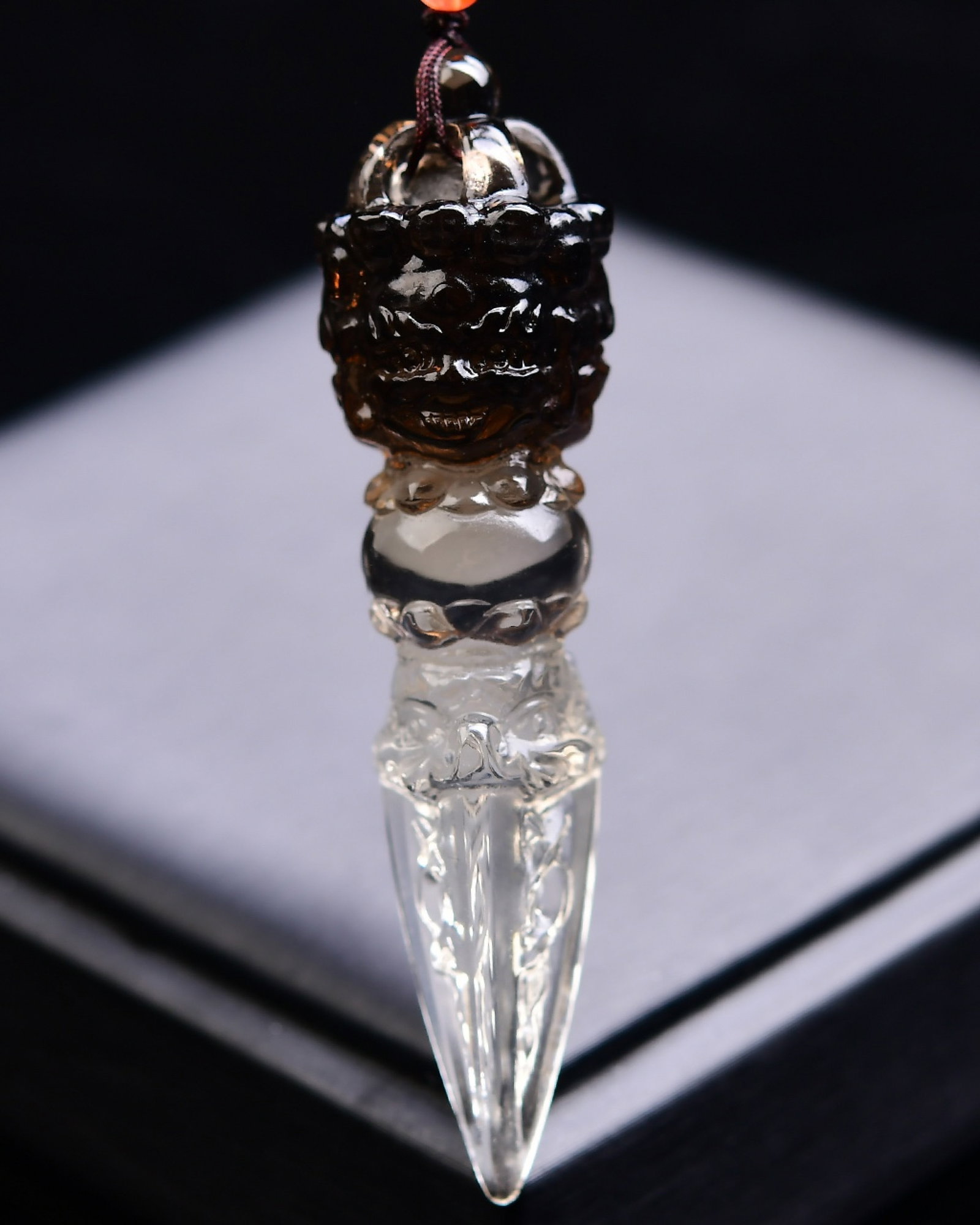 An Exquisite Crystal Beast-Face Pattern Vajry Pestle Pendant: An Exquisite Crystal Beast-Face Pattern Vajry Pestle Pendant,Size:69mmx17mmx17mm,Weight:22.5g 水晶兽面纹金刚杵吊坠
