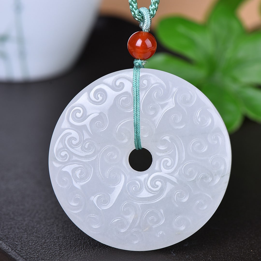 An Exquisite White Jade Auspicious Cloud Pattern Pendant - 2