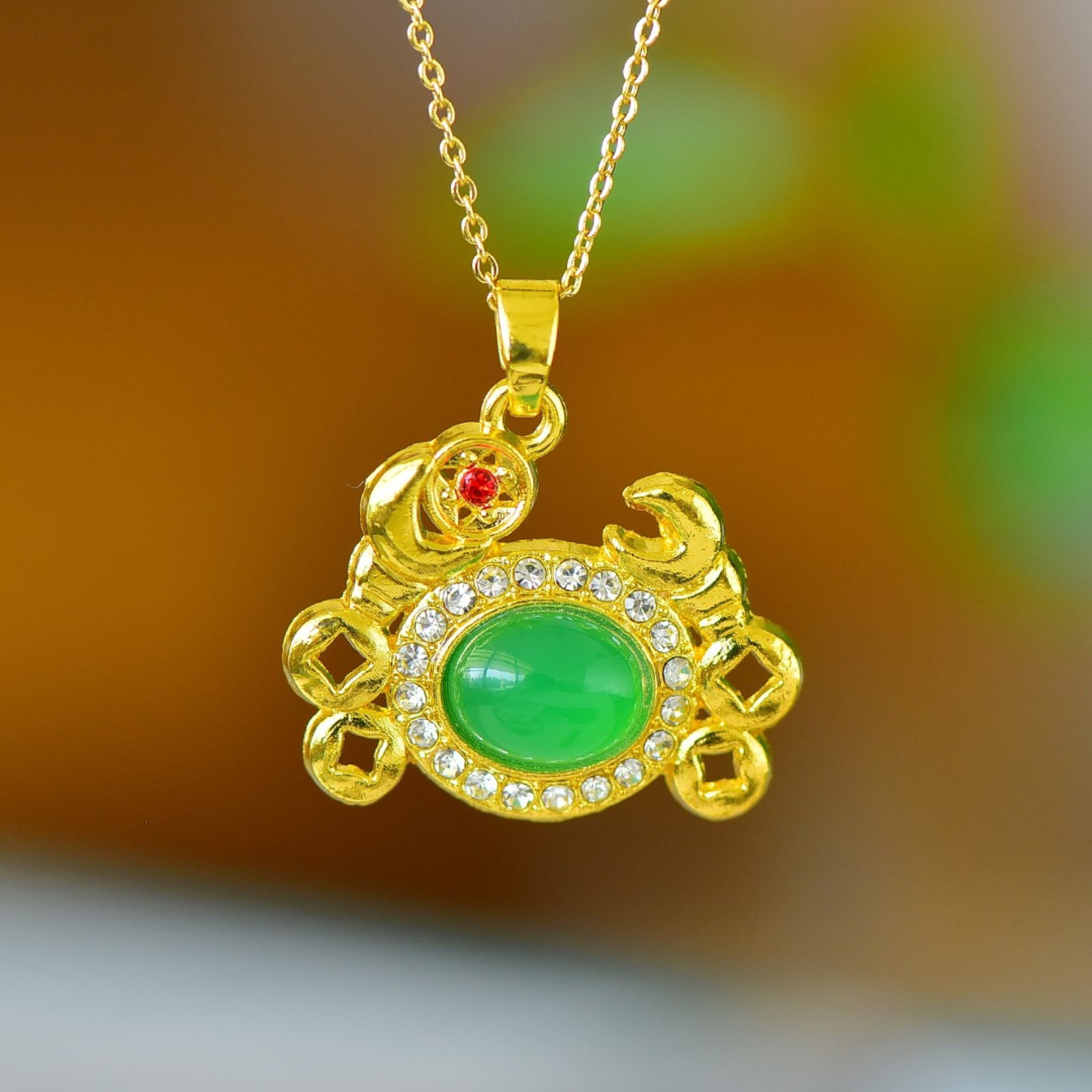 An Exquisite Pendant,Inlaid Diamond: An Exquisite Pendant Size:8mmx10mm 吊坠