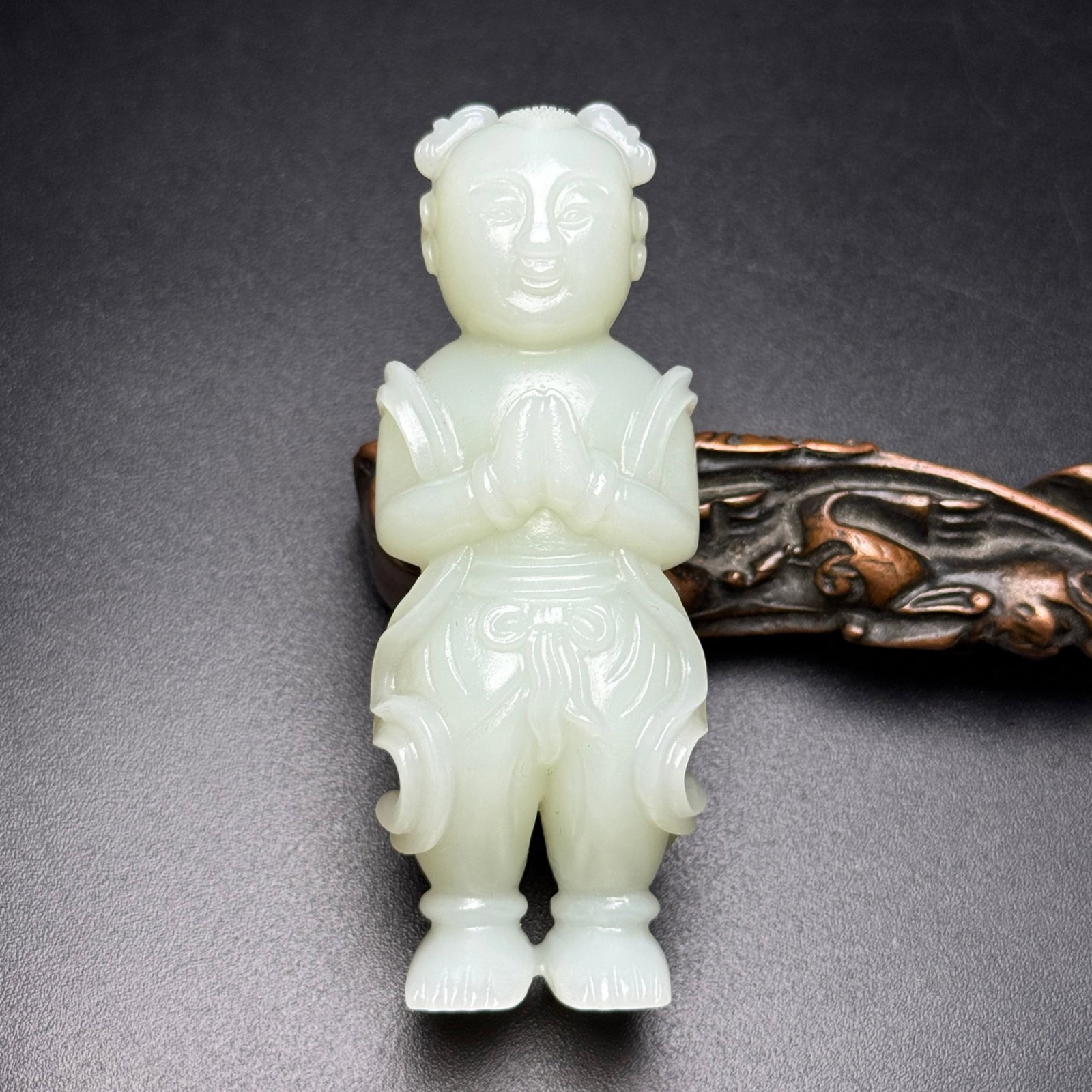 An Exquisite White Jade Figure Hand Piece: An Exquisite White Jade Figure Hand Piece,Qing Dynasty,China,Size:89mmx33mmx26mm,Weight:109g 白玉人物手把件,中国清代