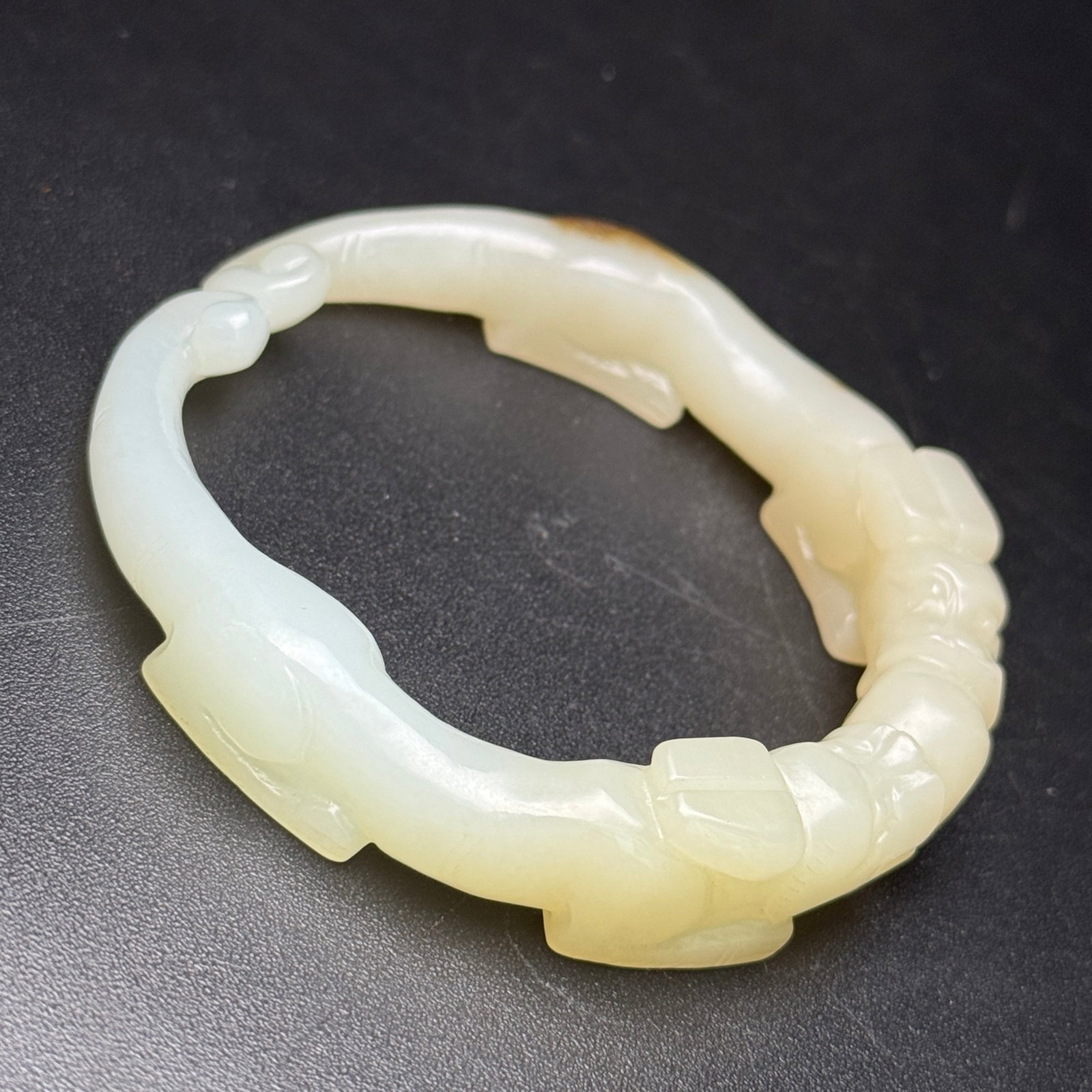 An Exquisite White Jade Auspicious Beast Pattern Bracelets - 5