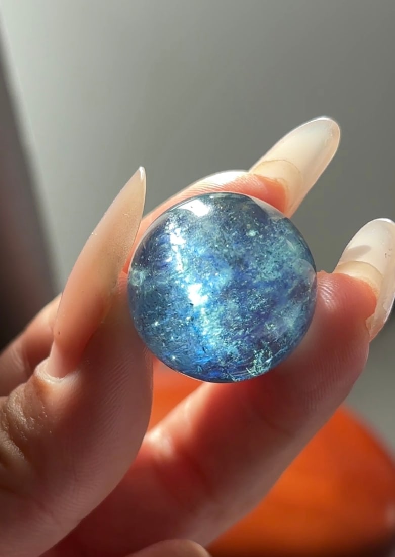 An Exquisite Aquamarine Bead: An Exquisite Aquamarine Bead,Size:13.7mm,Weight:23.3g 海蓝宝珠子