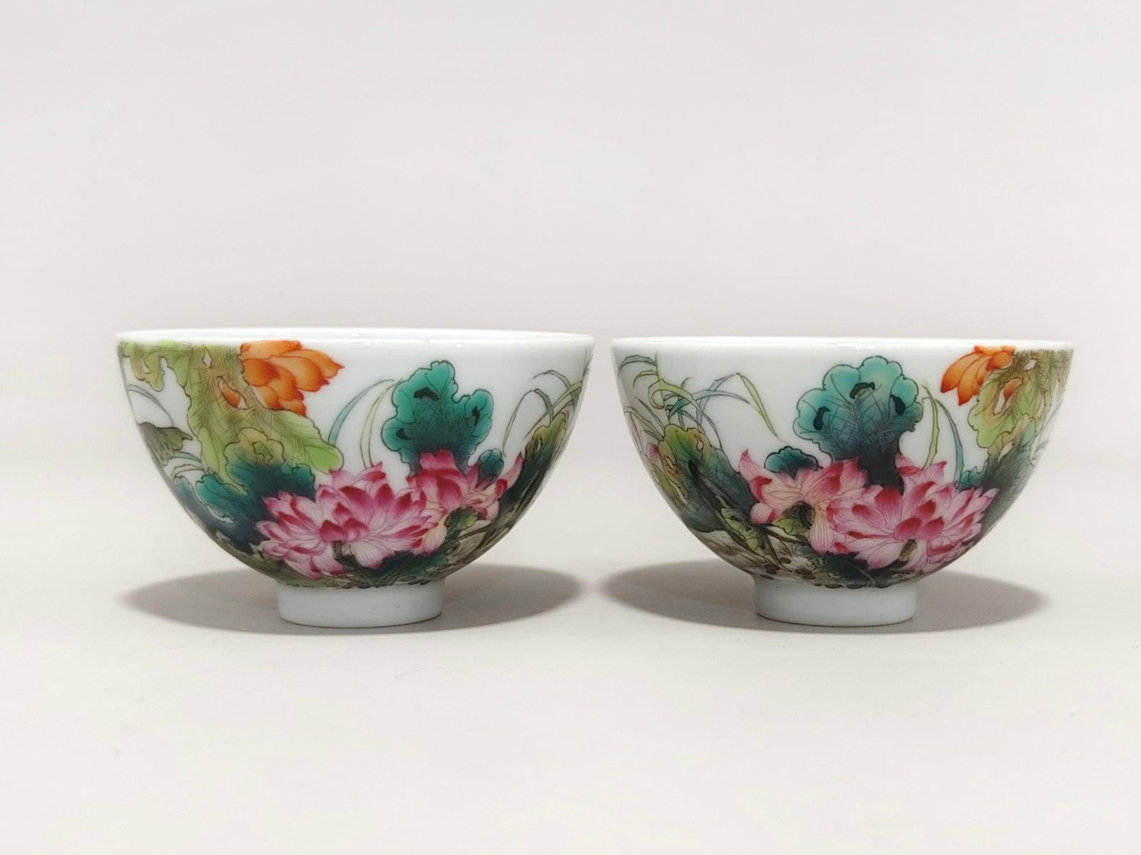 A Pair of Exquisite Enamel Lotus Pattern Cups,With Poem: A Pair of Exquisite Enamel Lotus Pattern Cups,With Poem,Qing Dynasty,China,Qianlong Four-character Mark,Size:2inx3.4in