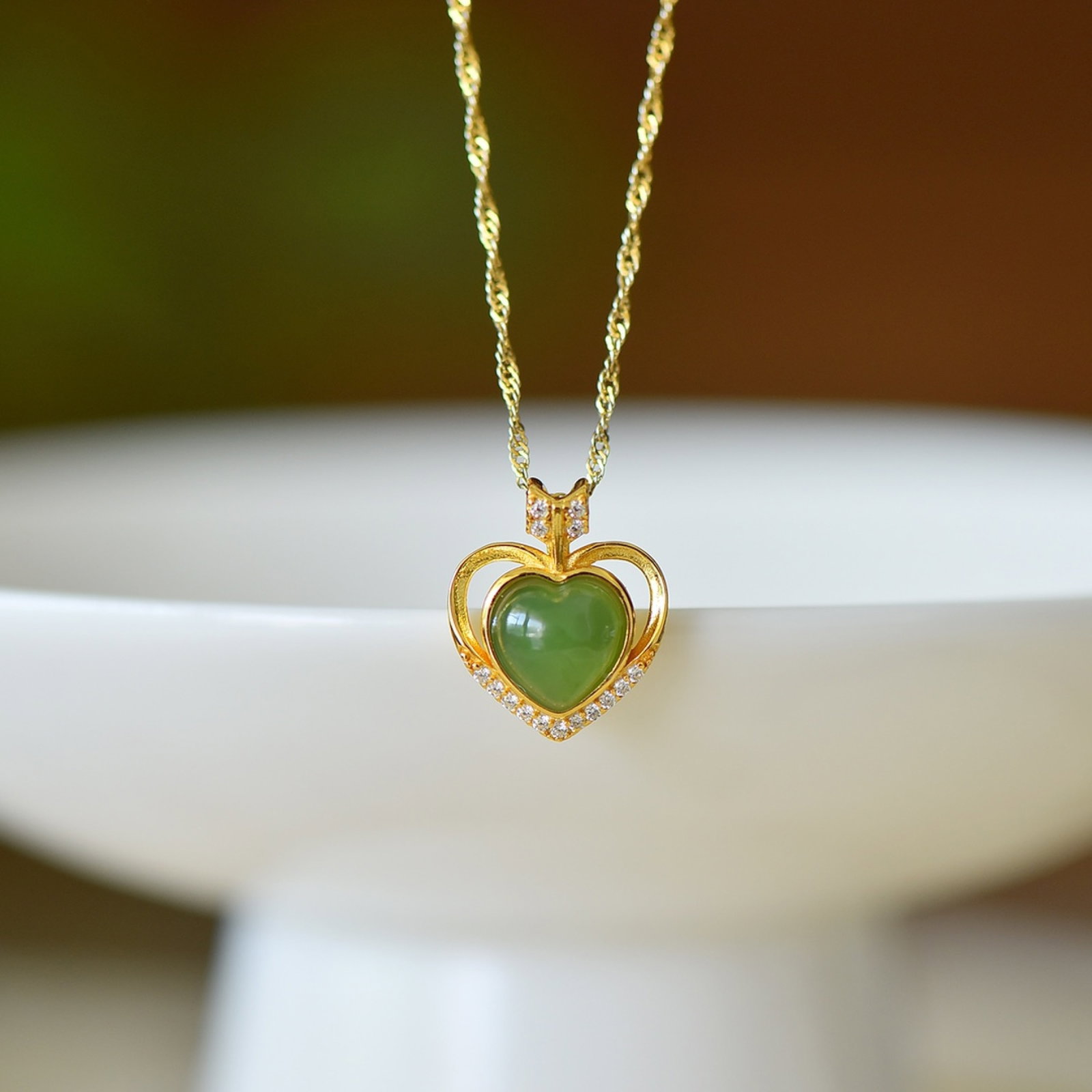 An Exquisite Sterling Silver-Gold Plated Inlaid Jasper Necklace: An Exquisite Sterling Silver-Gold Plated Inlaid Jasper Necklace,Size:8mmx8mm 纯银镀金镶碧玉项链