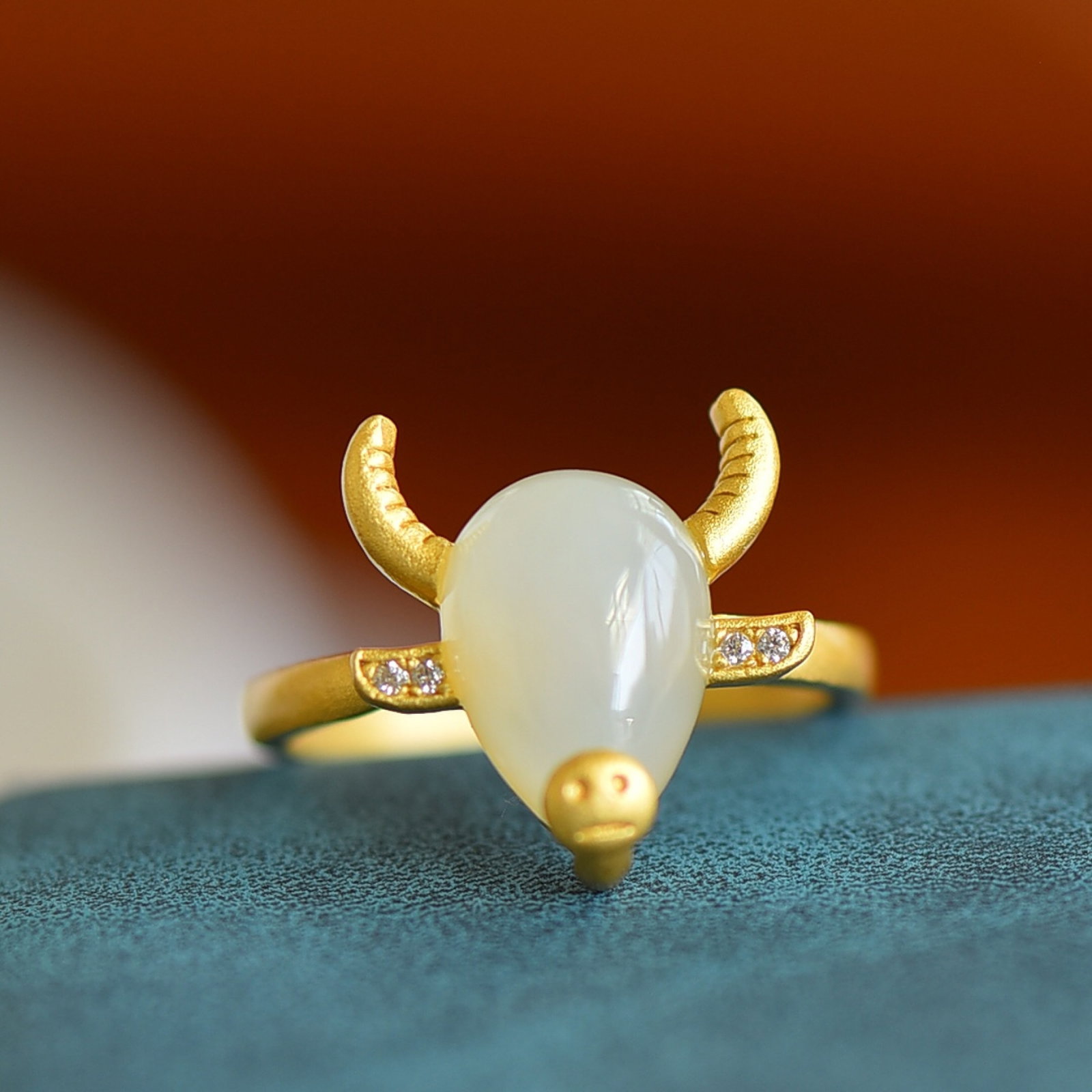 An Exquisite Sterling Silver-Gold Plated Inlaid White Jade Ring,Inlaid Gems: An Exquisite Sterling Silver-Gold Plated Inlaid White Jade Ring,Inlaid Gems,Size:8mmx12mm