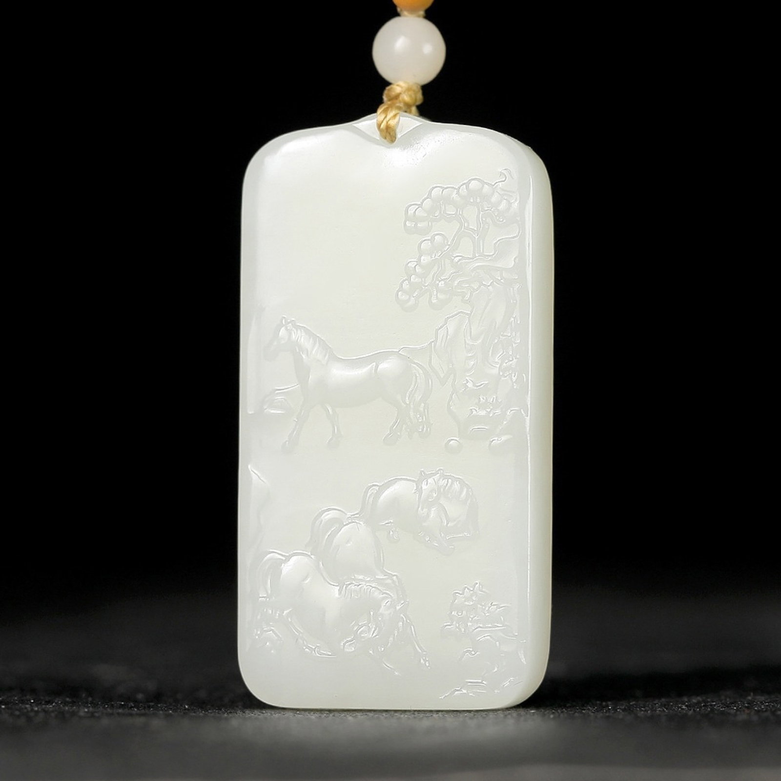 An Exquisite White Jade Horse Pattern Pendant: An Exquisite White Jade Horse Pattern Pendant,Size:50mmx26mmx8mm 白玉马纹挂件