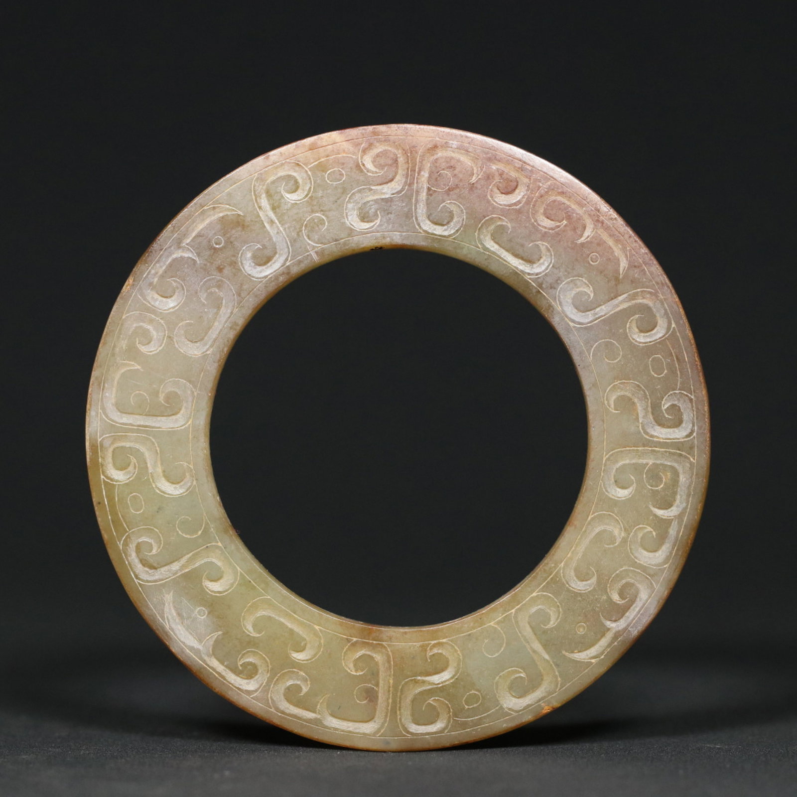 An Exquisite White Jade Dragon Pattern Pendant: An Exquisite White Jade Dragon Pattern Pendant,Qing Dynasty,China,Size:3.3inx0.2in,Weight:50.3g 白玉龙纹挂件,中国清代