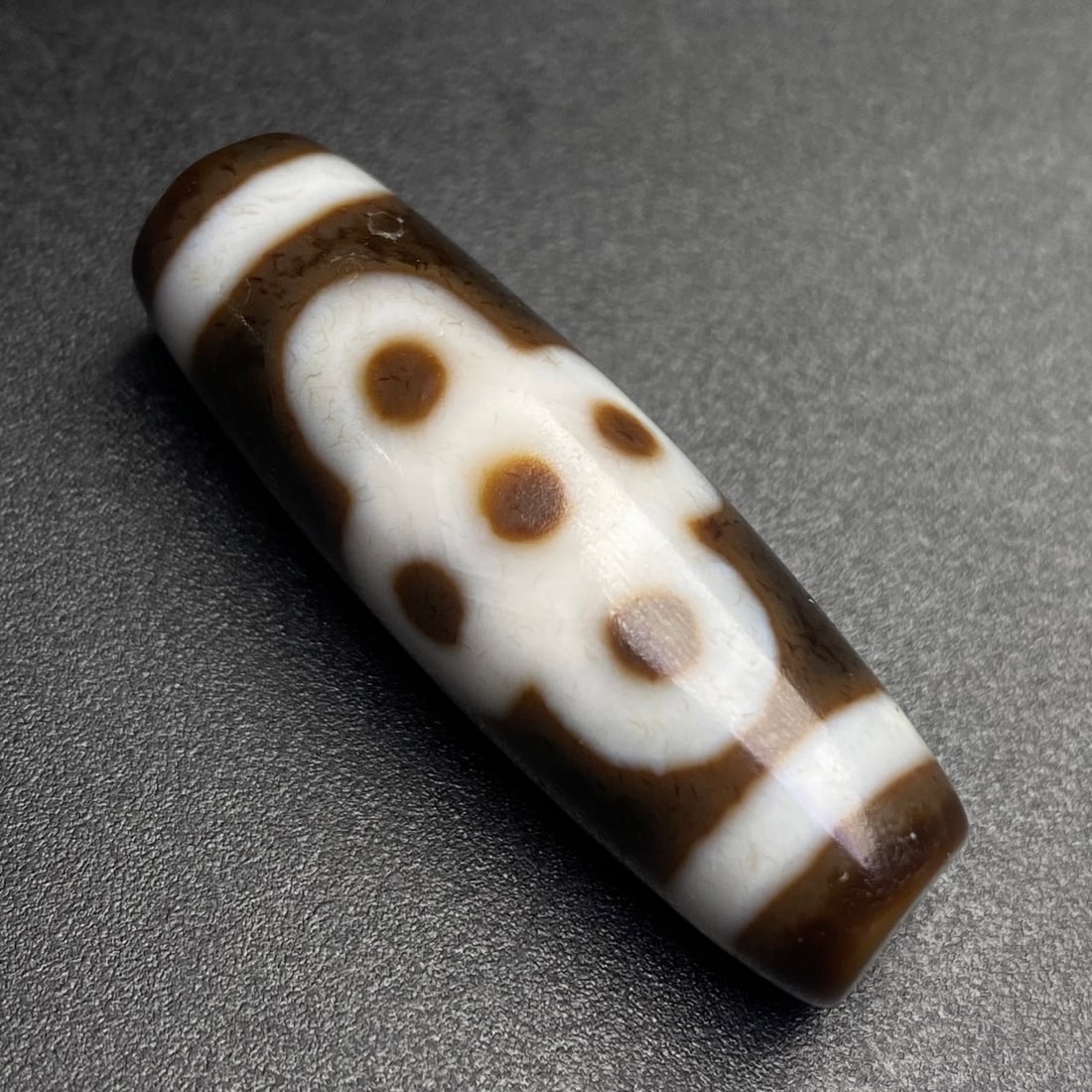 An Exquisite Lightning Pattern Five Eyes Dzi Bead Pendant (1 of 9)