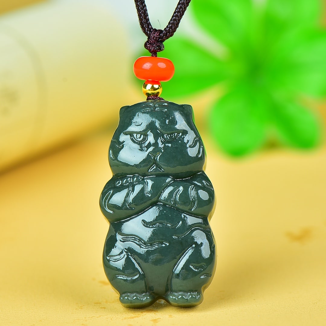 An Exquisite Sapphire Tiger Pendant: An Exquisite Sapphire Tiger Pendant,Size:23mmx41mm 寓意:虎虎生威 青玉老虎挂件