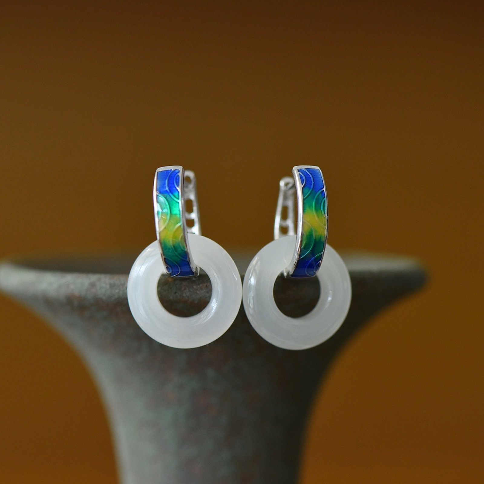 A Pair of Exquisite Sterling Silver Inlaid White Jade Enamel Earrings: A Pair of Exquisite Sterling Silver Inlaid White Jade Enamel Earrings,Size:15mmx15mm 一对纯银镶白玉珐琅耳环