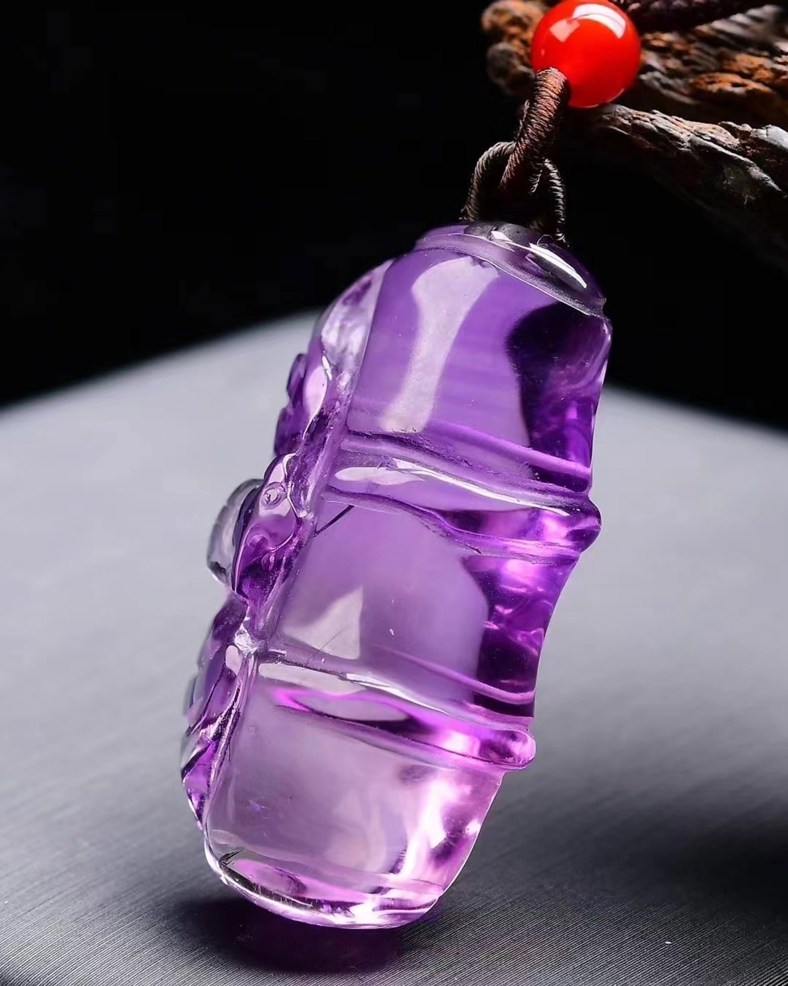 An Exquisite Crystal Bats Pattern Pendant - 2