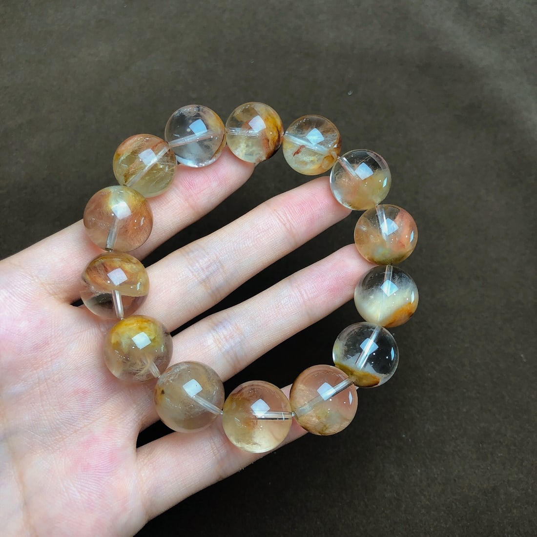 An Exquisite Crystal Bracelets: An Exquisite Crystal Bracelets,Size:16mm, Weight:85g 水晶手串