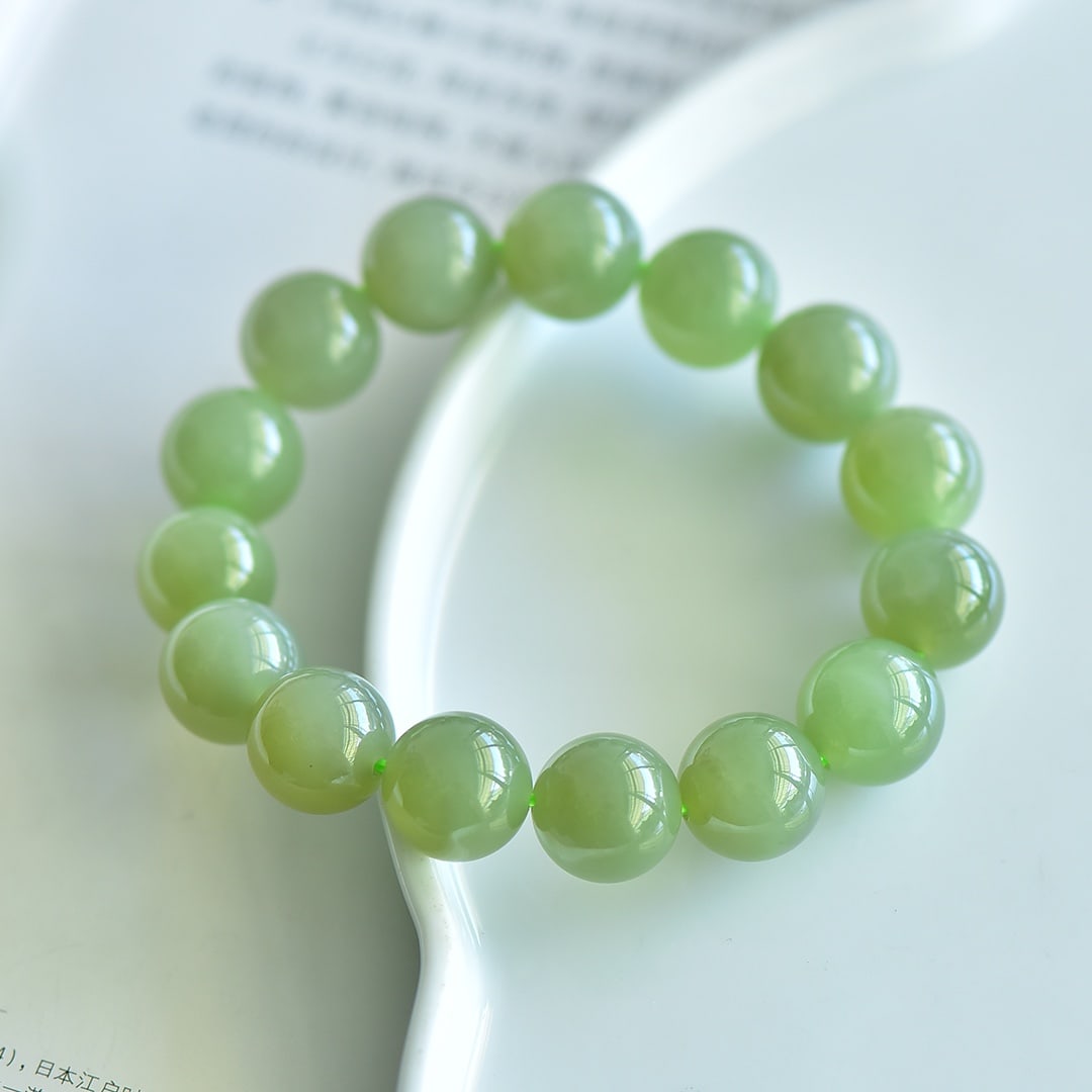 An Exquisite Greenish Jade Bracelets: An Exquisite Greenish Jade Bracelets,Size:14mm 青白玉手串