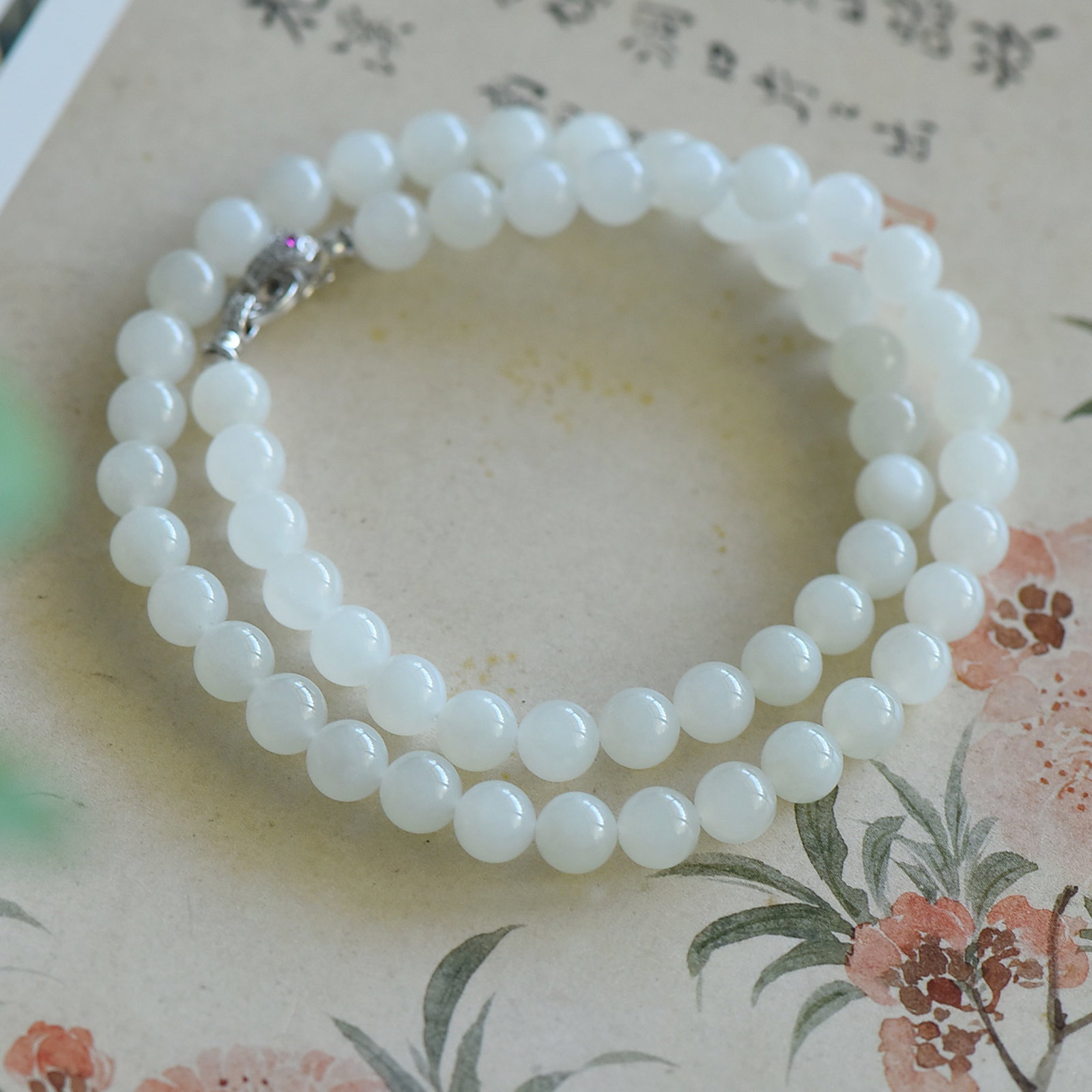 An Exquisite White Jade Necklace: An Exquisite White Jade Necklace,Size:8mm 白玉项链