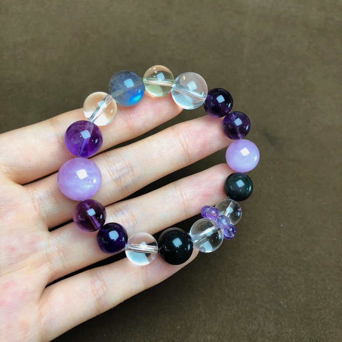 An Exquisite Crystal Bracelets: An Exquisite Crystal Bracelets,Size: 10.7mm,13.5mm, Weight:33.3g 水晶手串