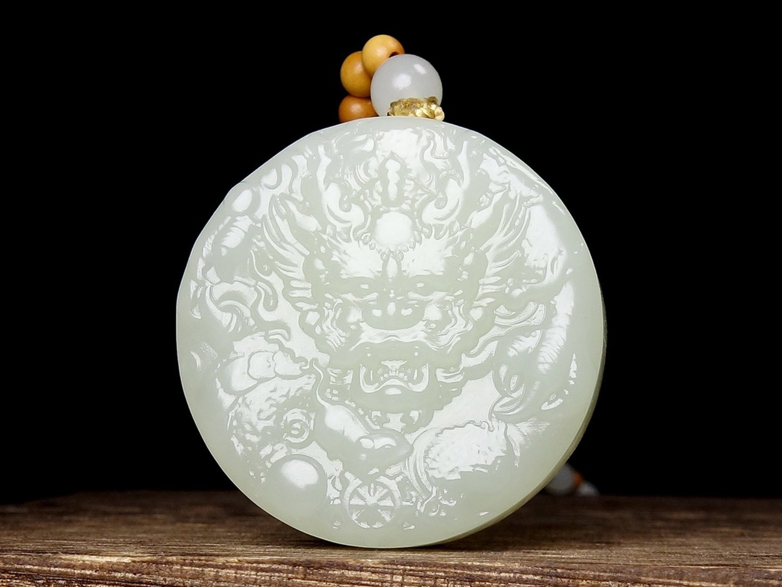 An Exquisite White Jade Dragon Pattern Pendant (1 of 5)