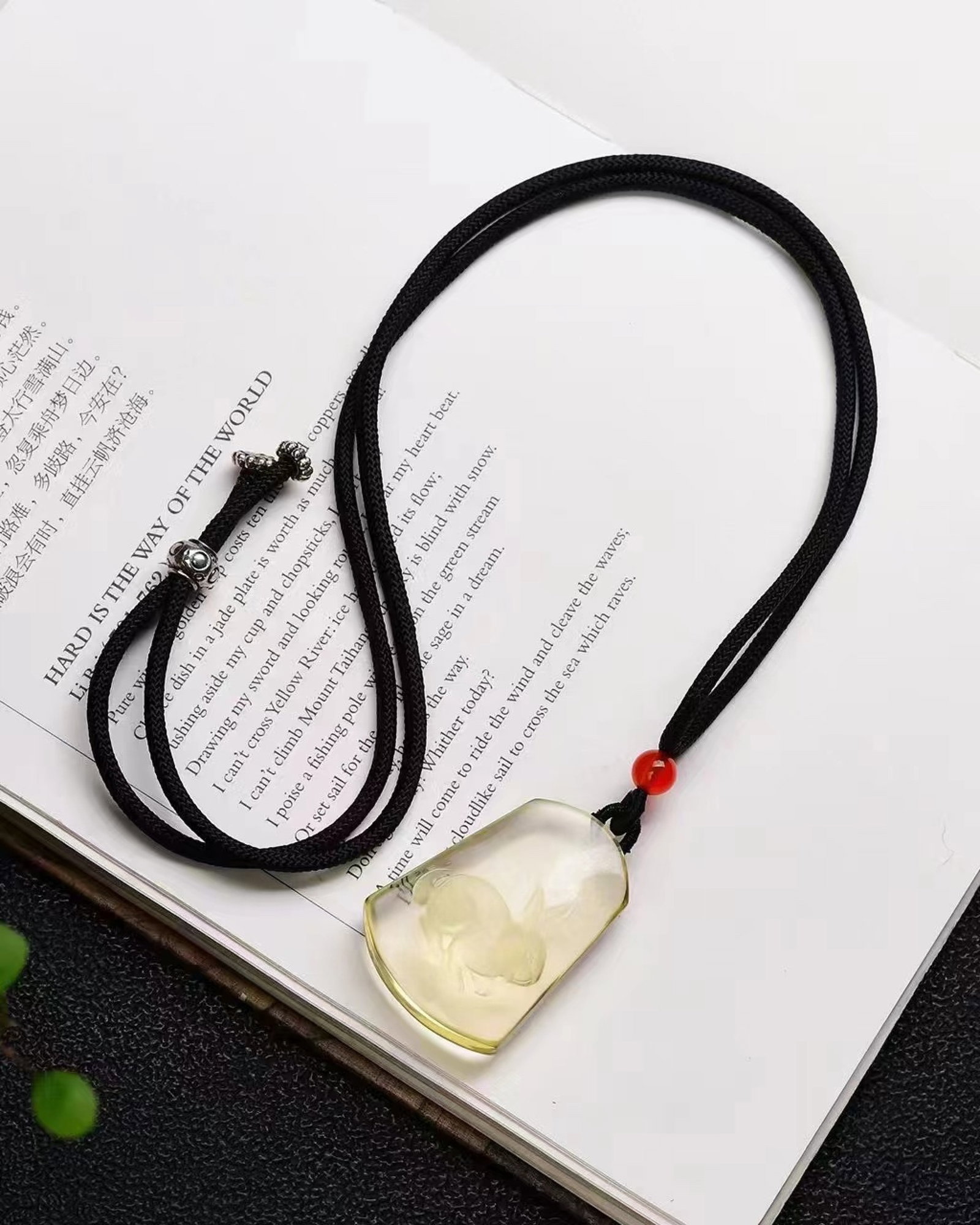 An Exquisite Crystal Rabbit Pattern Pendant - 5