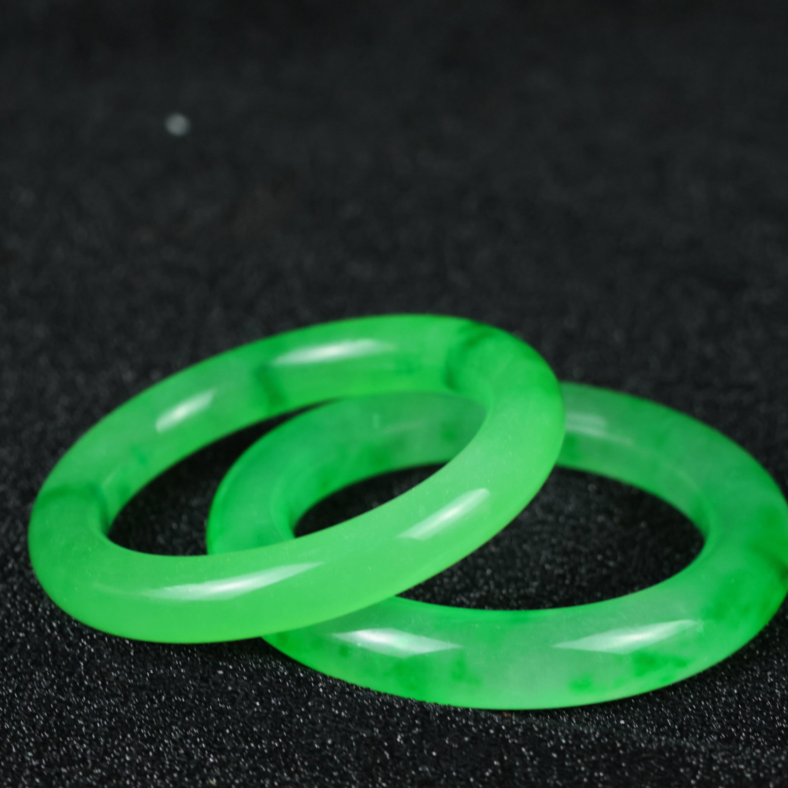 An Exquisite Jadeite Bracelets - 7
