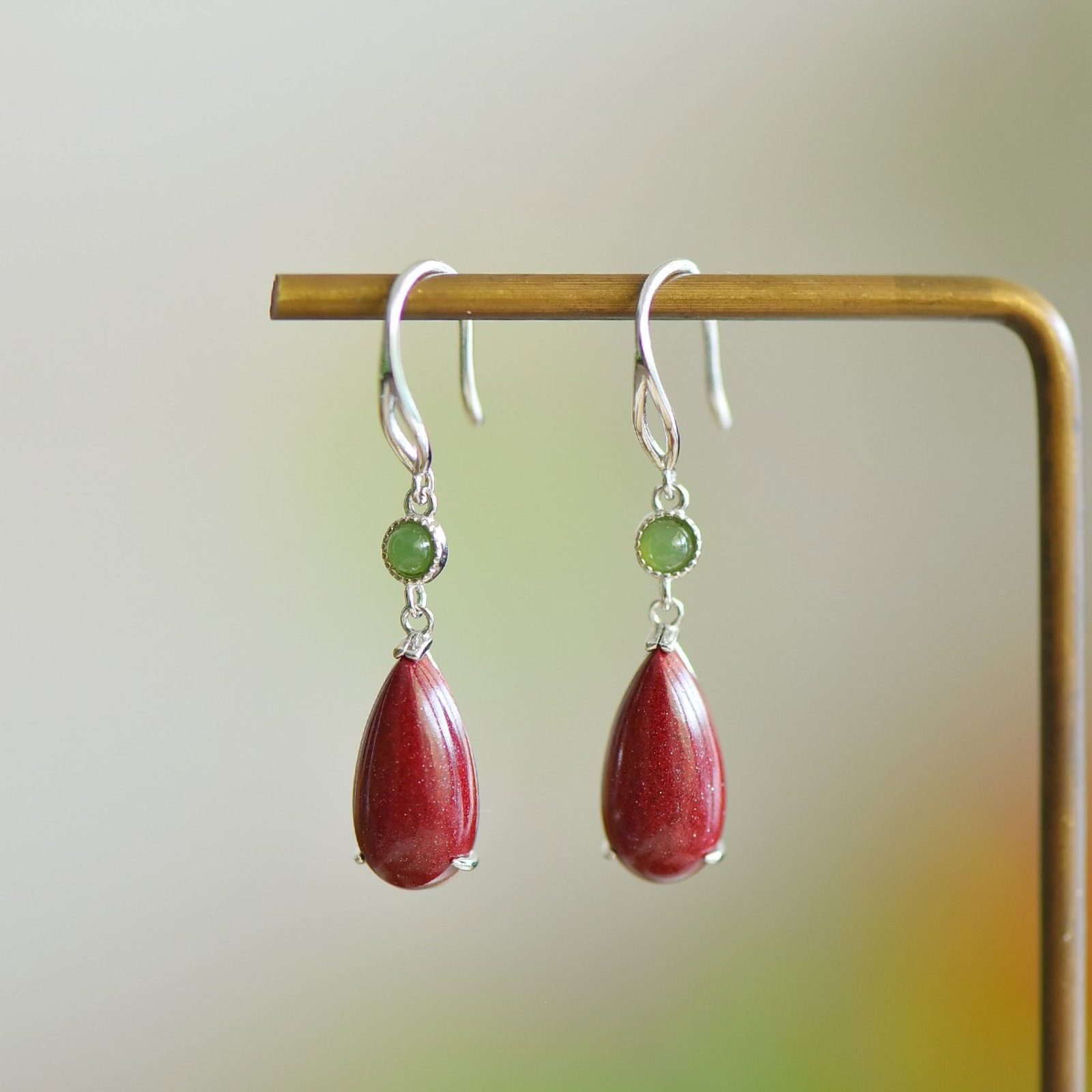 A Pair of Exquisite Sterling Silver Inlaid Cinnabar Earrings,Inlaid Jasper: A Pair of Exquisite Sterling Silver Inlaid Cinnabar Earrings,Inlaid Jasper,Size:8mmx16mm 寓意:雨水则发,财运连连 一对纯&