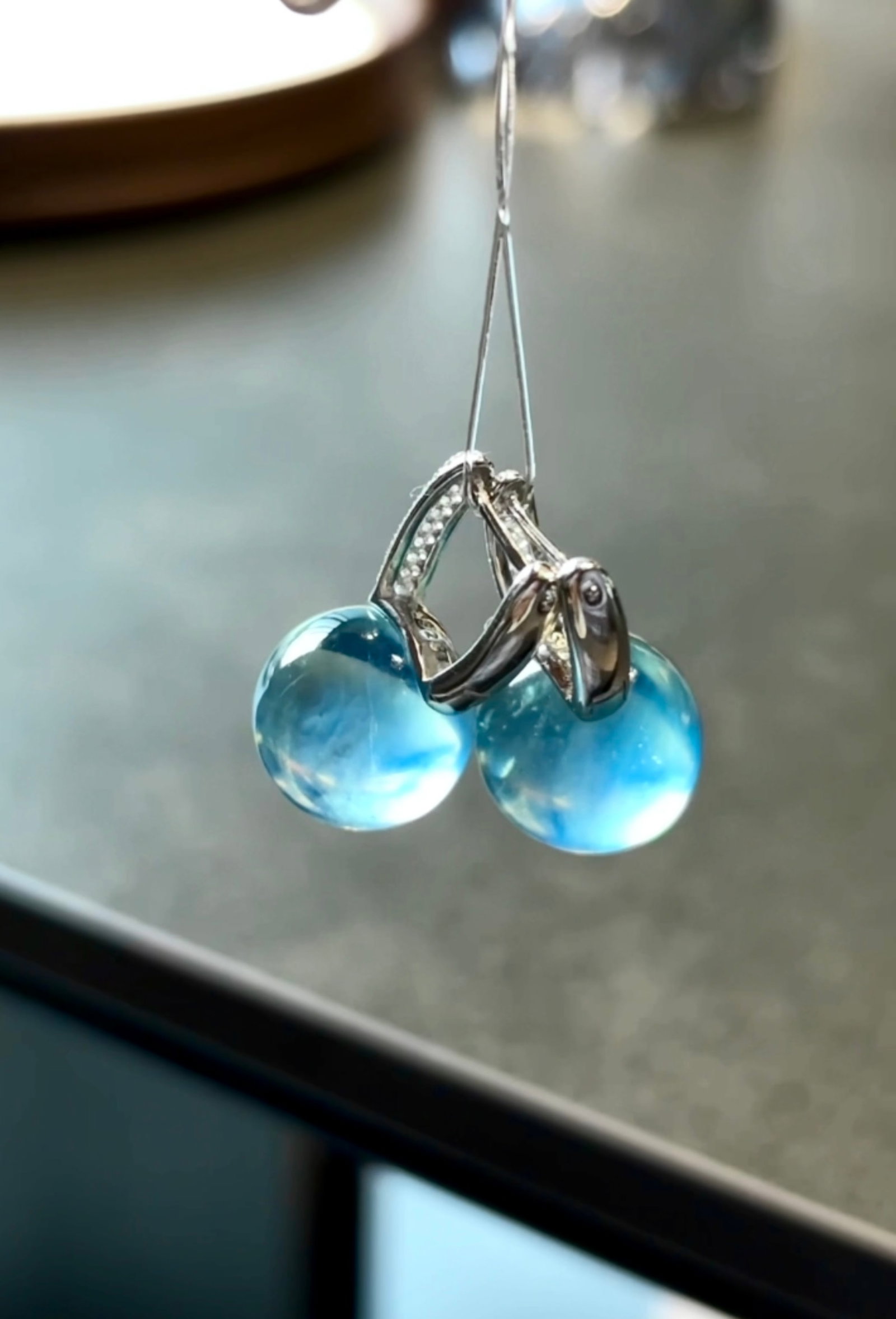 A Pair of Exquisite Sterling Silver Inlaid Aquamarine Earrings,Inlaid Gems: A Pair of Exquisite Sterling Silver Inlaid Aquamarine Earrings,Inlaid Gems,Size: 13.7mm,Weight:9g 一对纯银镶海蓝宝耳环,嵌宝ĳ