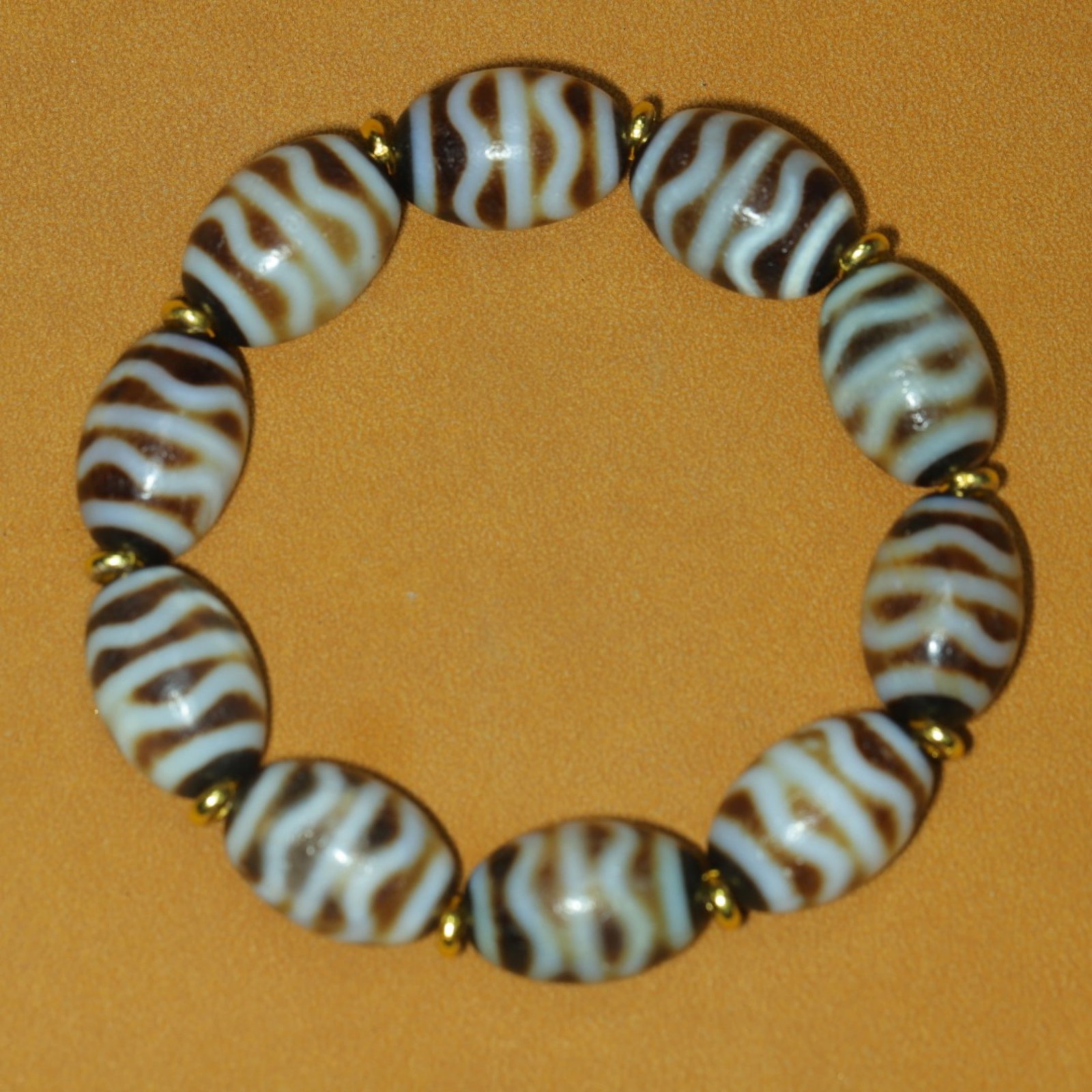 An Exquisite Dzi Bead Bracelets - 2