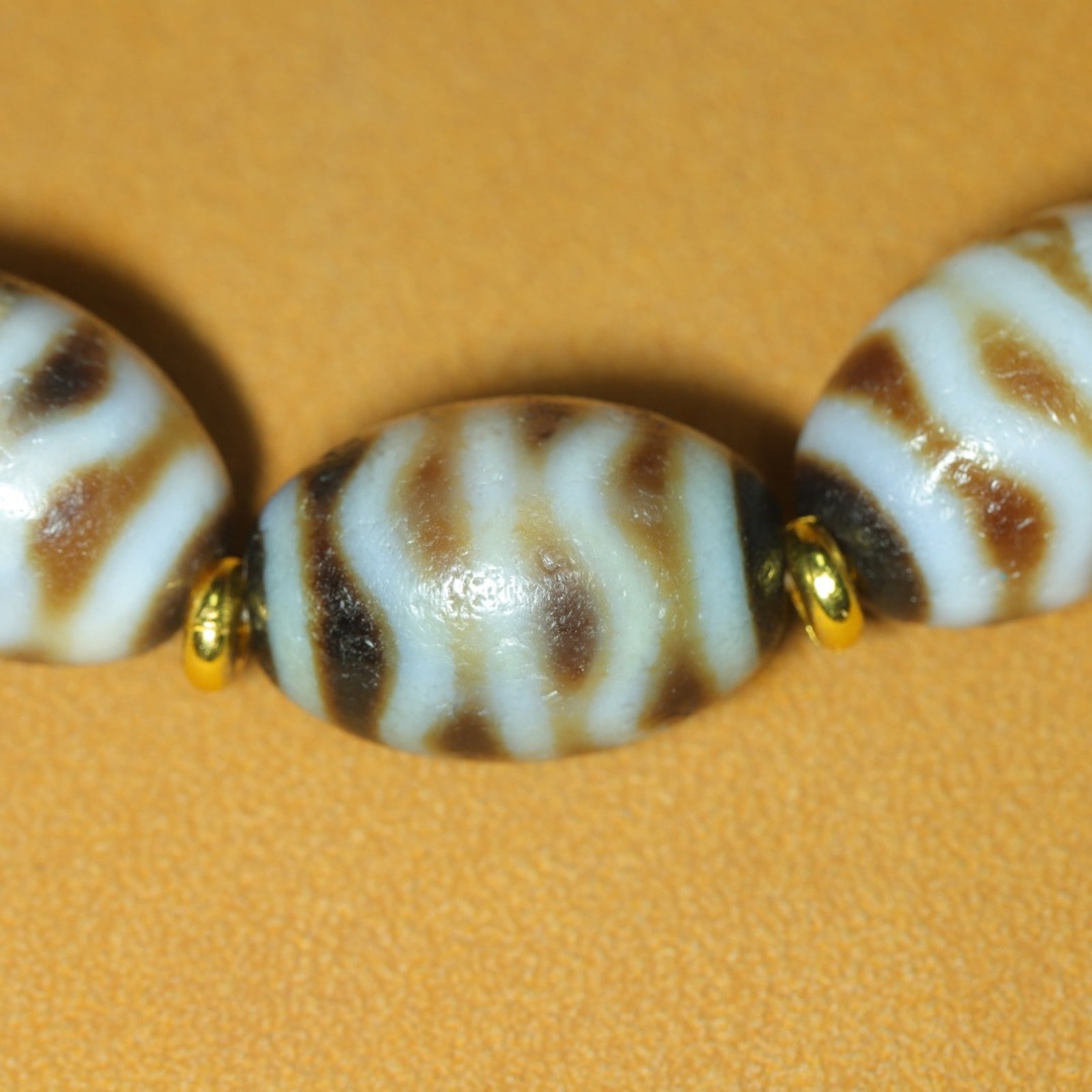 An Exquisite Dzi Bead Bracelets - 5