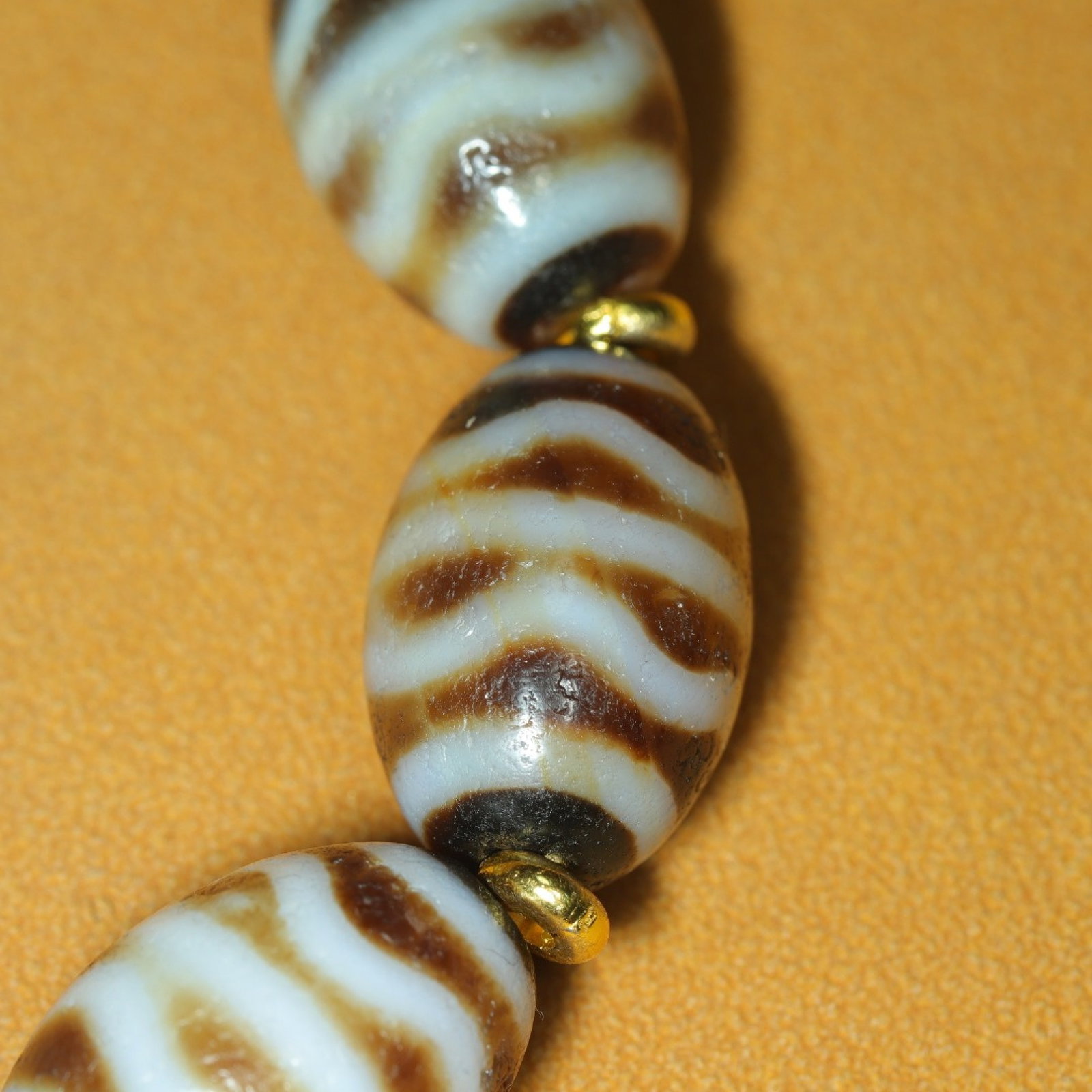 An Exquisite Dzi Bead Bracelets - 8