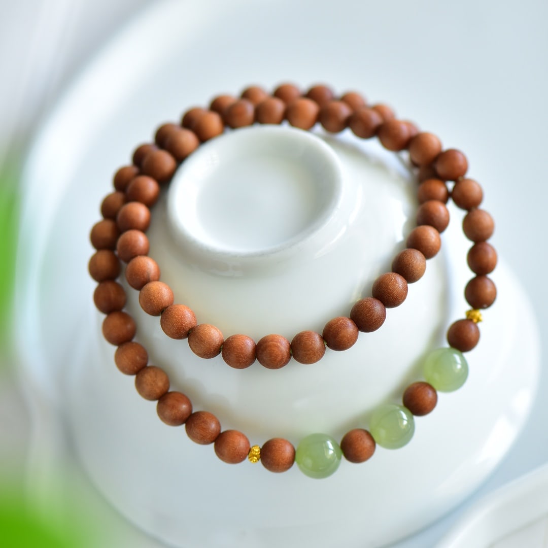 An Exquisite Eaglewood Greenish Jade Bracelets: An Exquisite Eaglewood Greenish Jade Bracelets,Size:6mm 沉香木青白玉手串