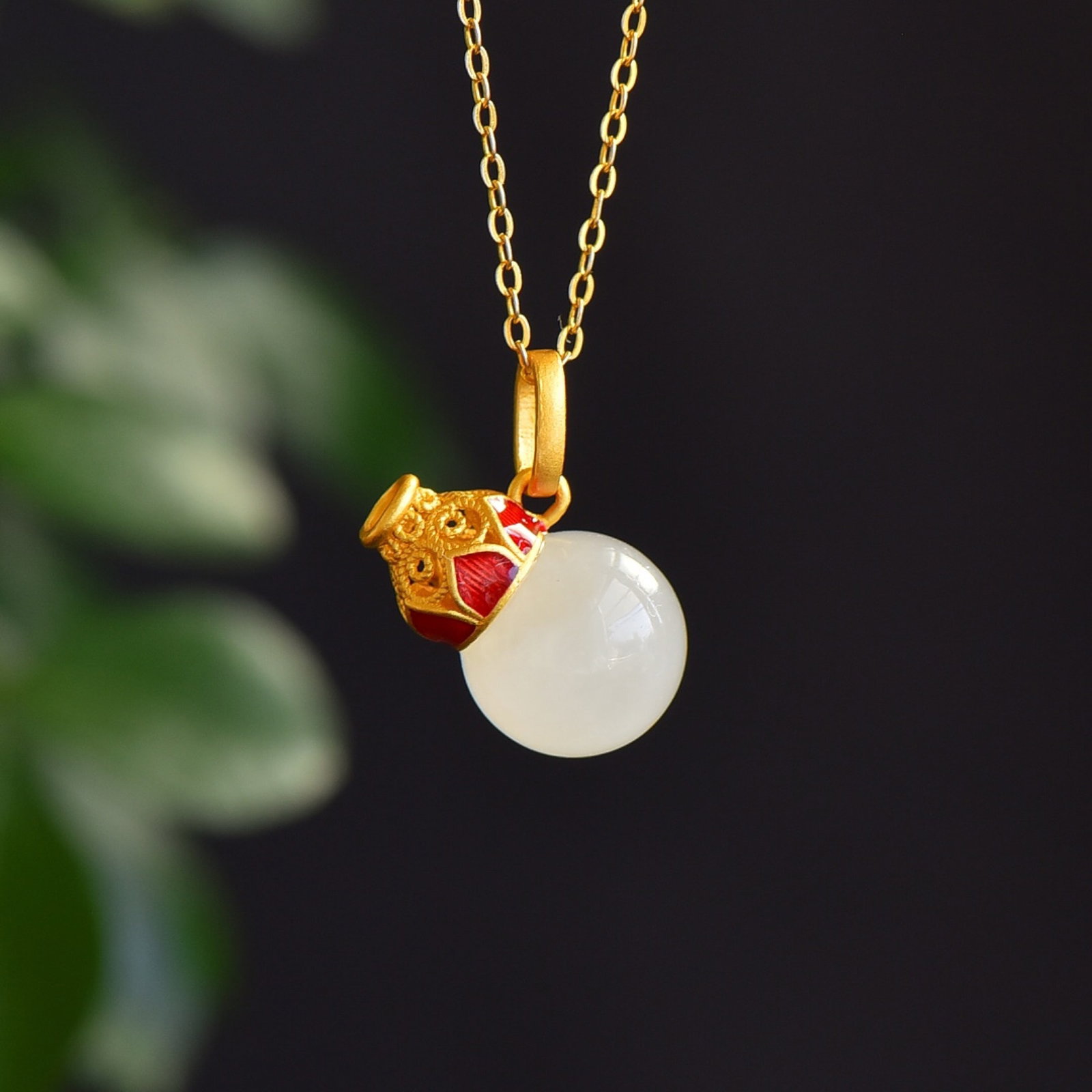 An Exquisite Sterling Silver-Gold Plated Inlaid White Jade Pendant: An Exquisite Sterling Silver-Gold Plated Inlaid White Jade Pendant 纯银镀金镶白玉吊坠
