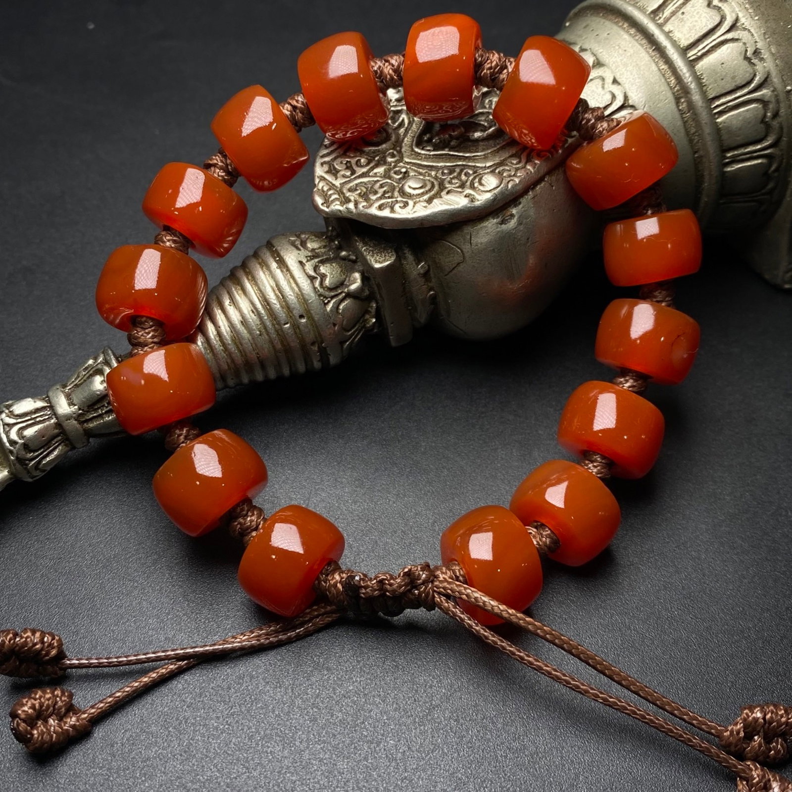 An Exquisite Agate Bracelets - 2