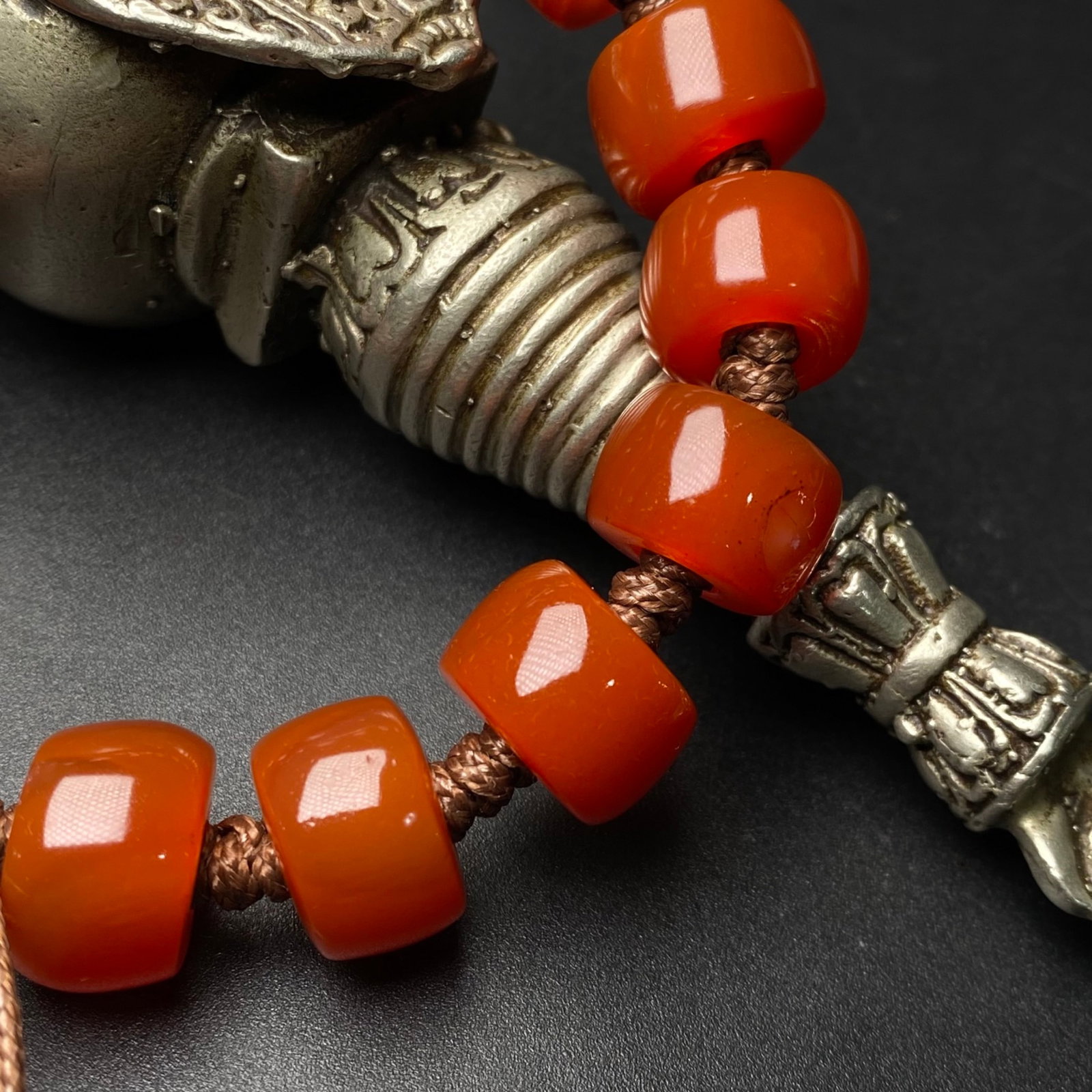 An Exquisite Agate Bracelets - 8