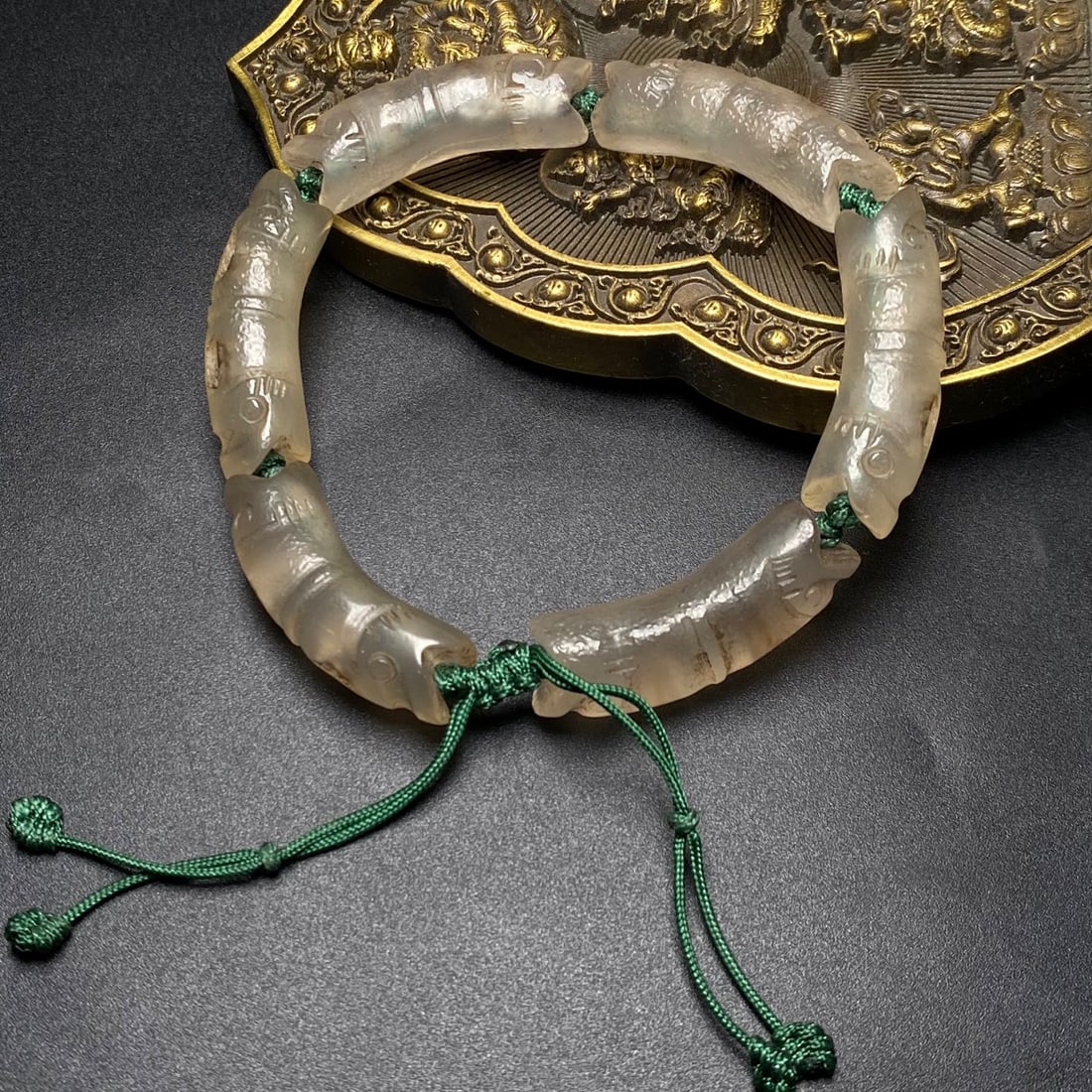 An Exquisite Agate Bracelets: An Exquisite Agate Bracelets,Size:38mmx12mm 玛瑙手串