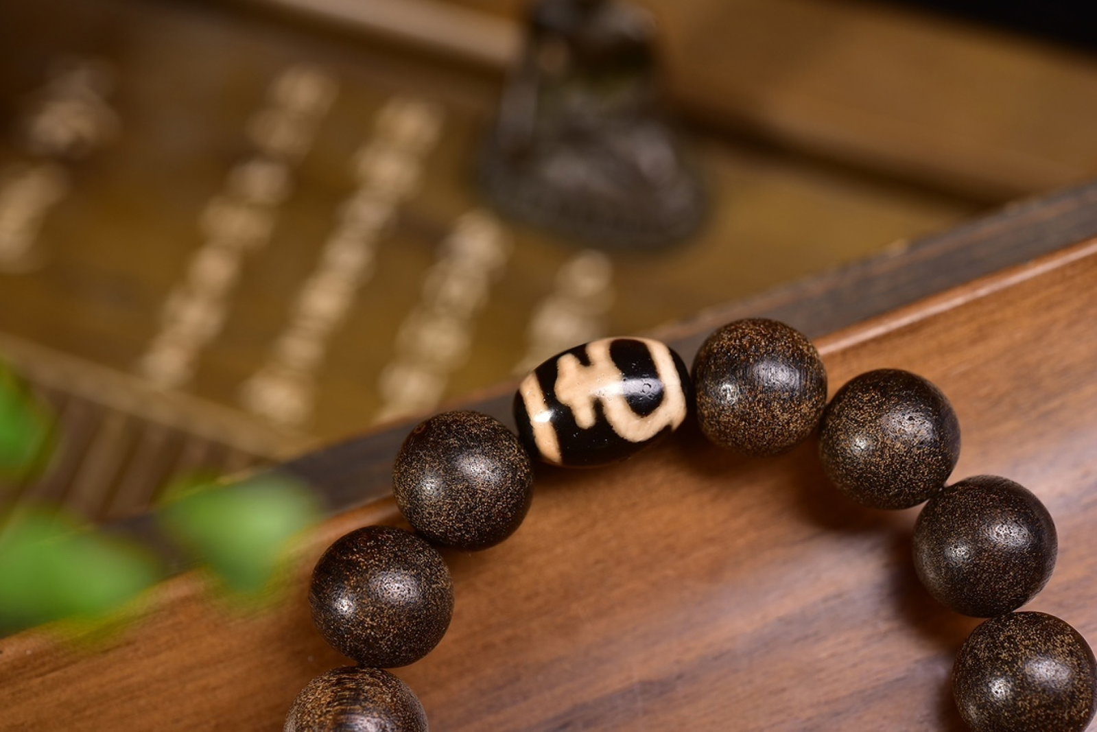 An Exquisite Eaglewood Bracelets - 5