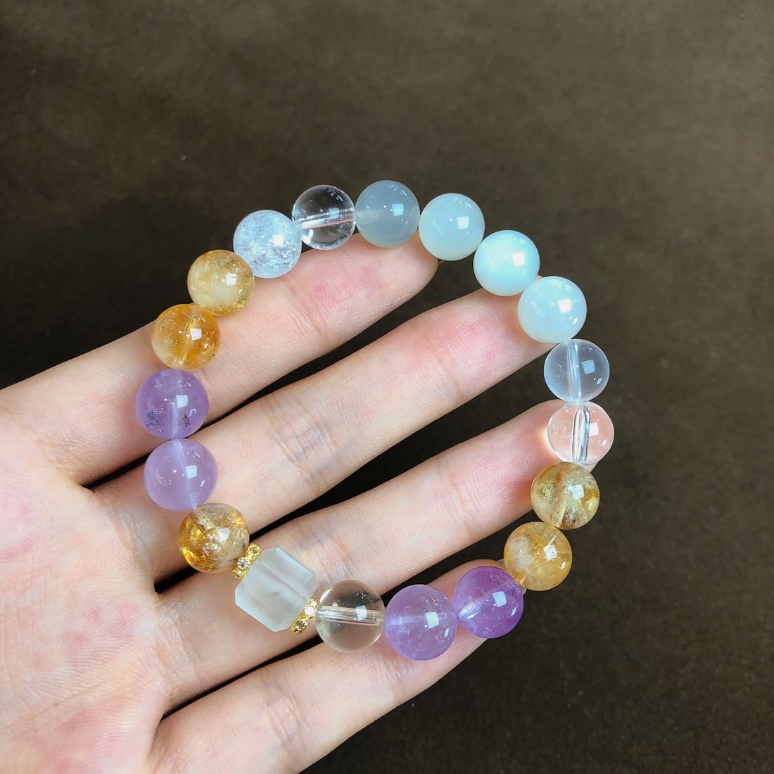 An Exquisite Crystal Bracelets: An Exquisite Crystal Bracelets,Size: 10mm, Weight:25g 水晶手串