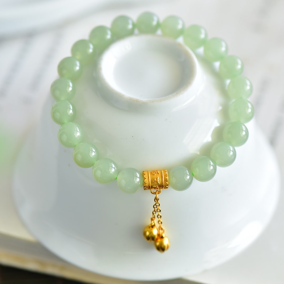 An Exquisite Greenish Jade Bracelets: An Exquisite Greenish Jade Bracelets,Size:8mm 青白玉手串