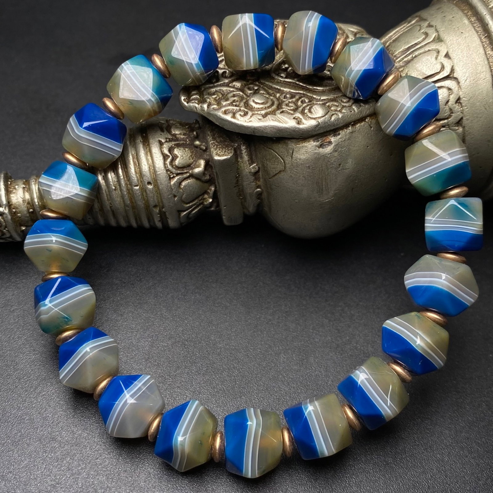 An Exquisite Agate Bracelets - 4