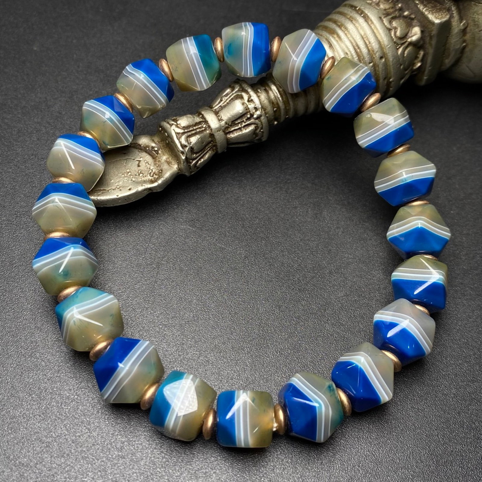 An Exquisite Agate Bracelets - 7