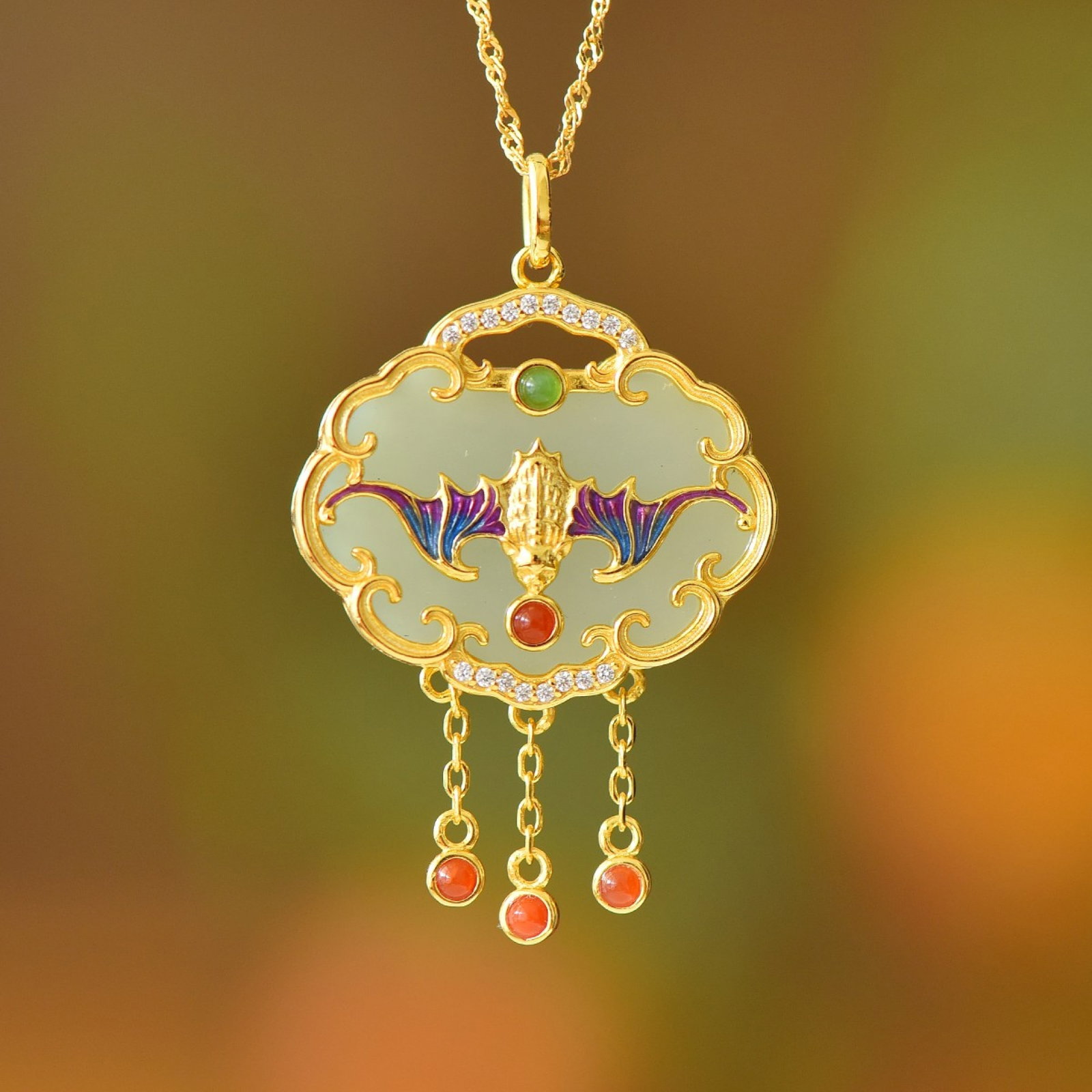 An Exquisite Sterling Silver-Gold Plated Inlaid White Jade Pendant: An Exquisite Sterling Silver-Gold Plated Inlaid White Jade Pendant,Size:17mmx24mm 纯银镀金镶白玉吊坠