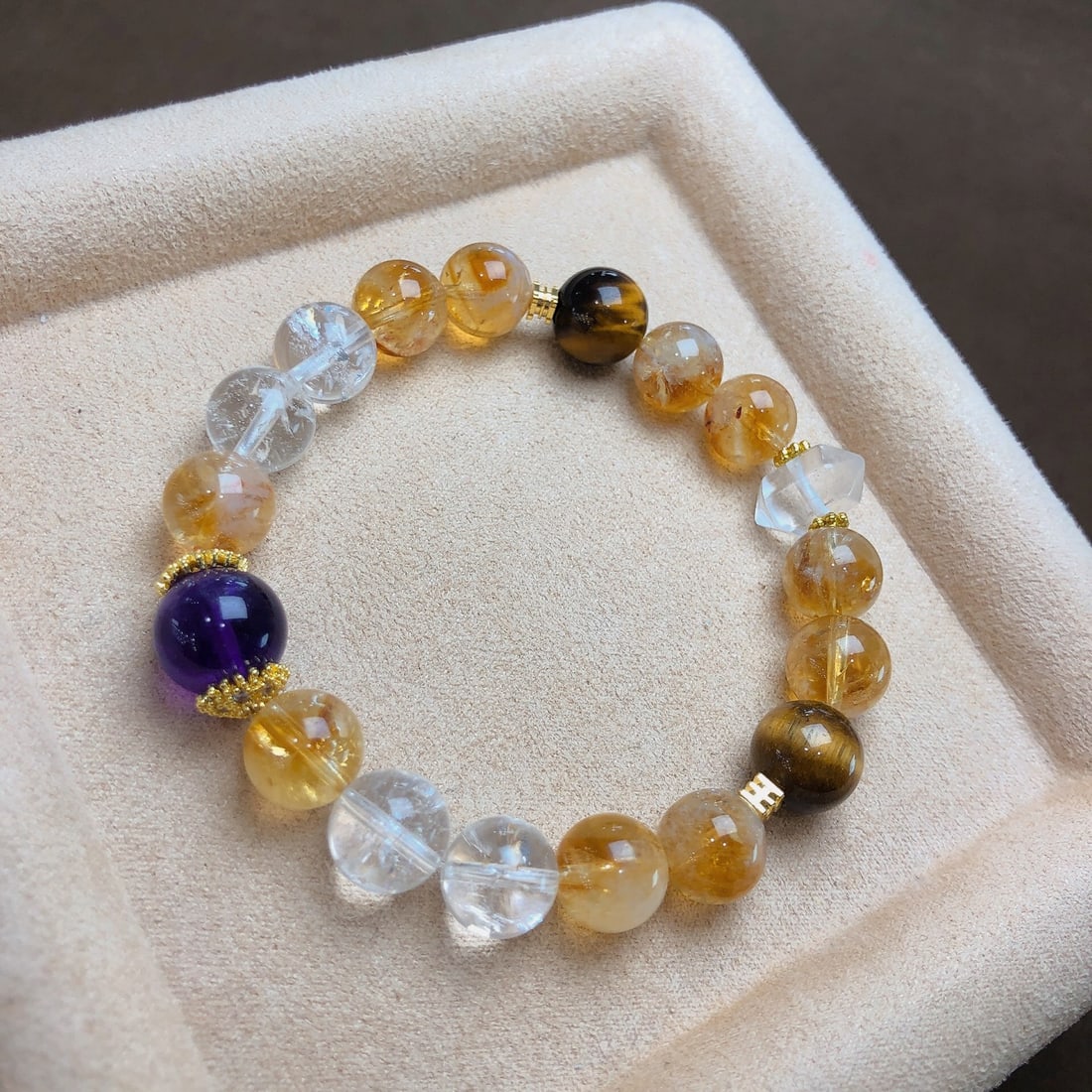 An Exquisite Crystal Bracelets - 9