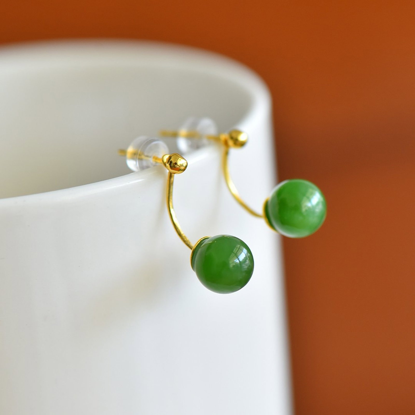 A Pair of Exquisite Sterling Silver-Gold Plated Inlaid Jasper Earrings: A Pair of Exquisite Sterling Silver-Gold Plated Inlaid Jasper Earrings,Size:7mmx9mm 一对纯银镀金镶碧玉耳环